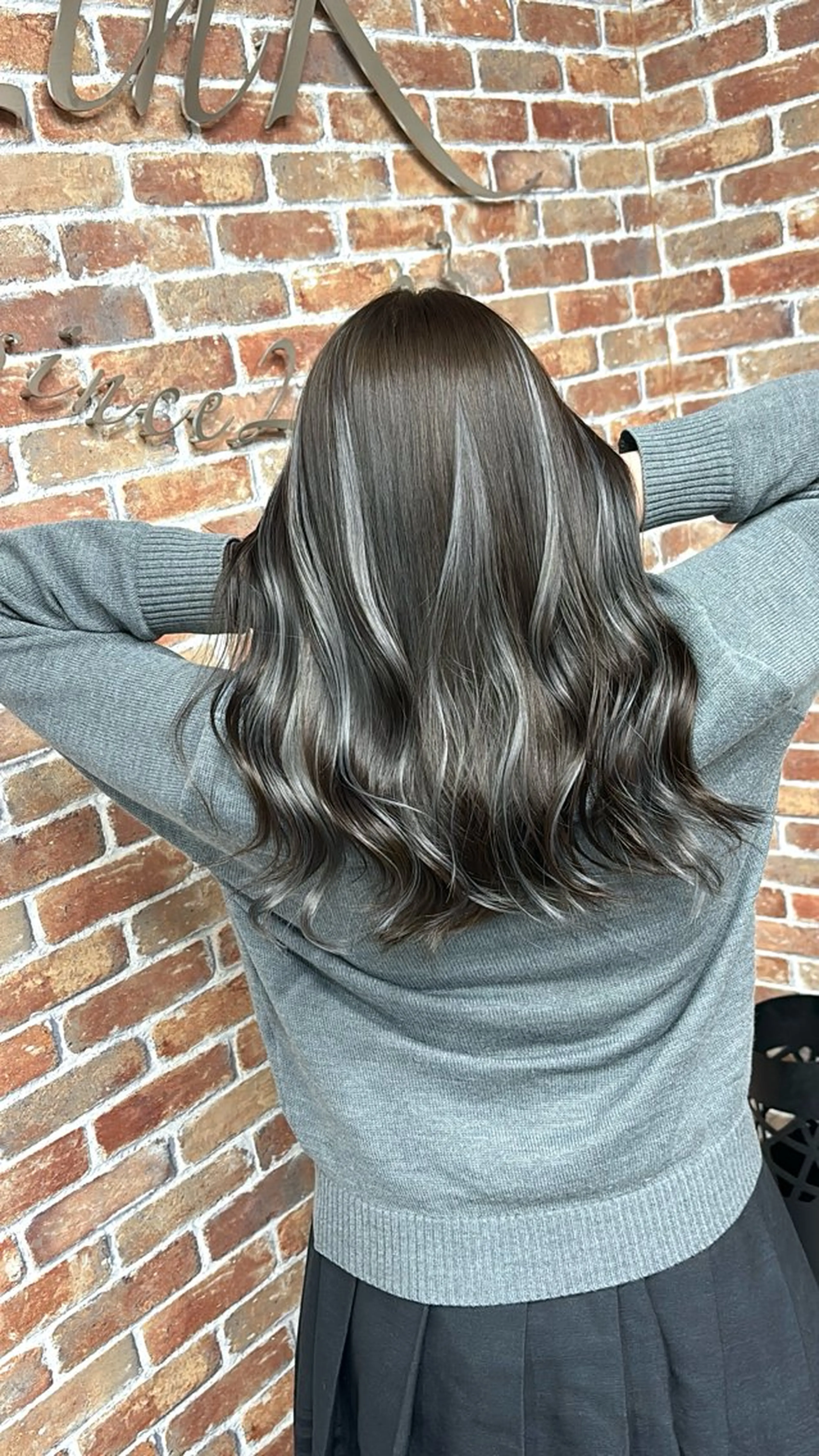 セミロング カラー エクステ カット ヘアカラー エクステ ギャルの革命児 秀斗のヘアスタイル