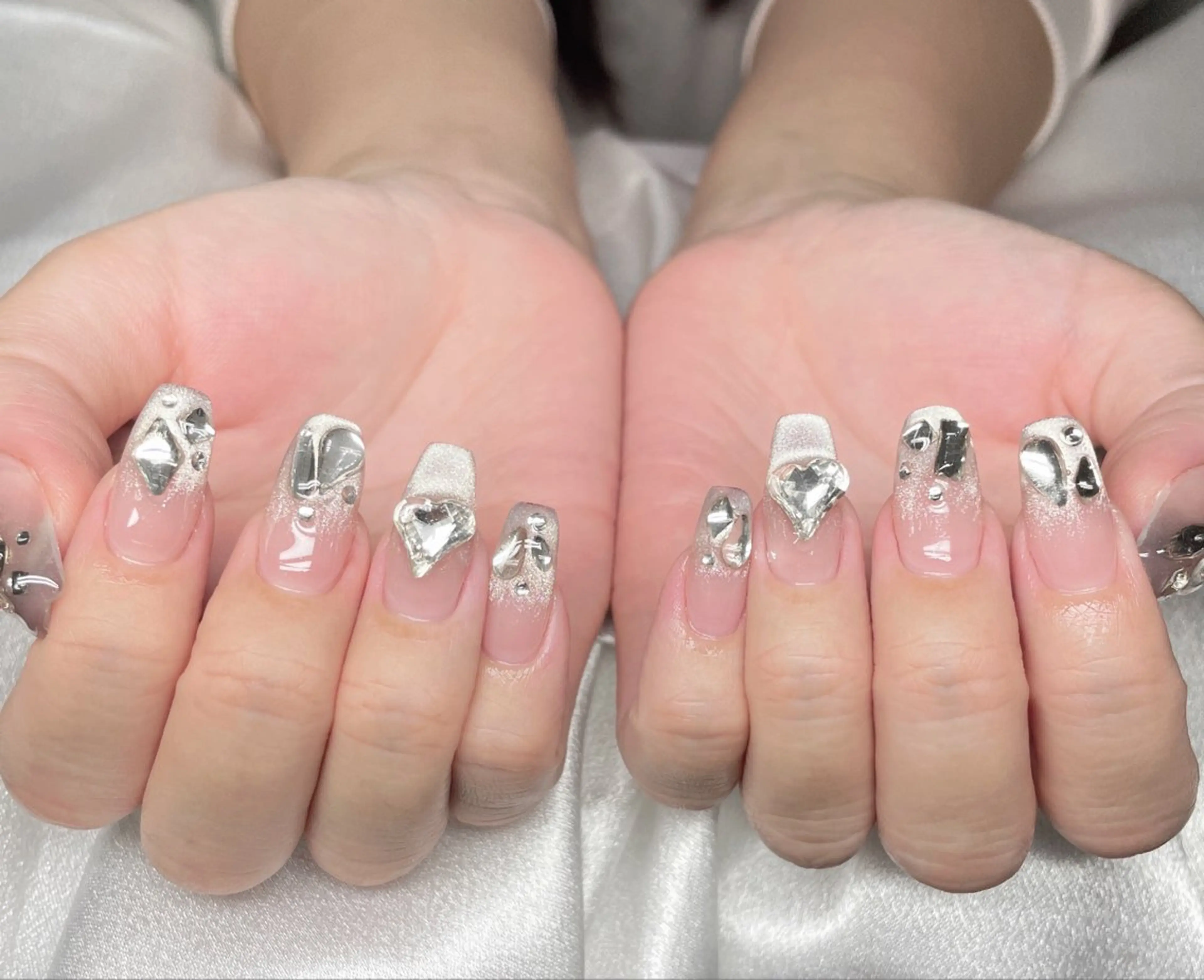 ネイル アヤメネイル 最新チップスカルプのネイルデザイン