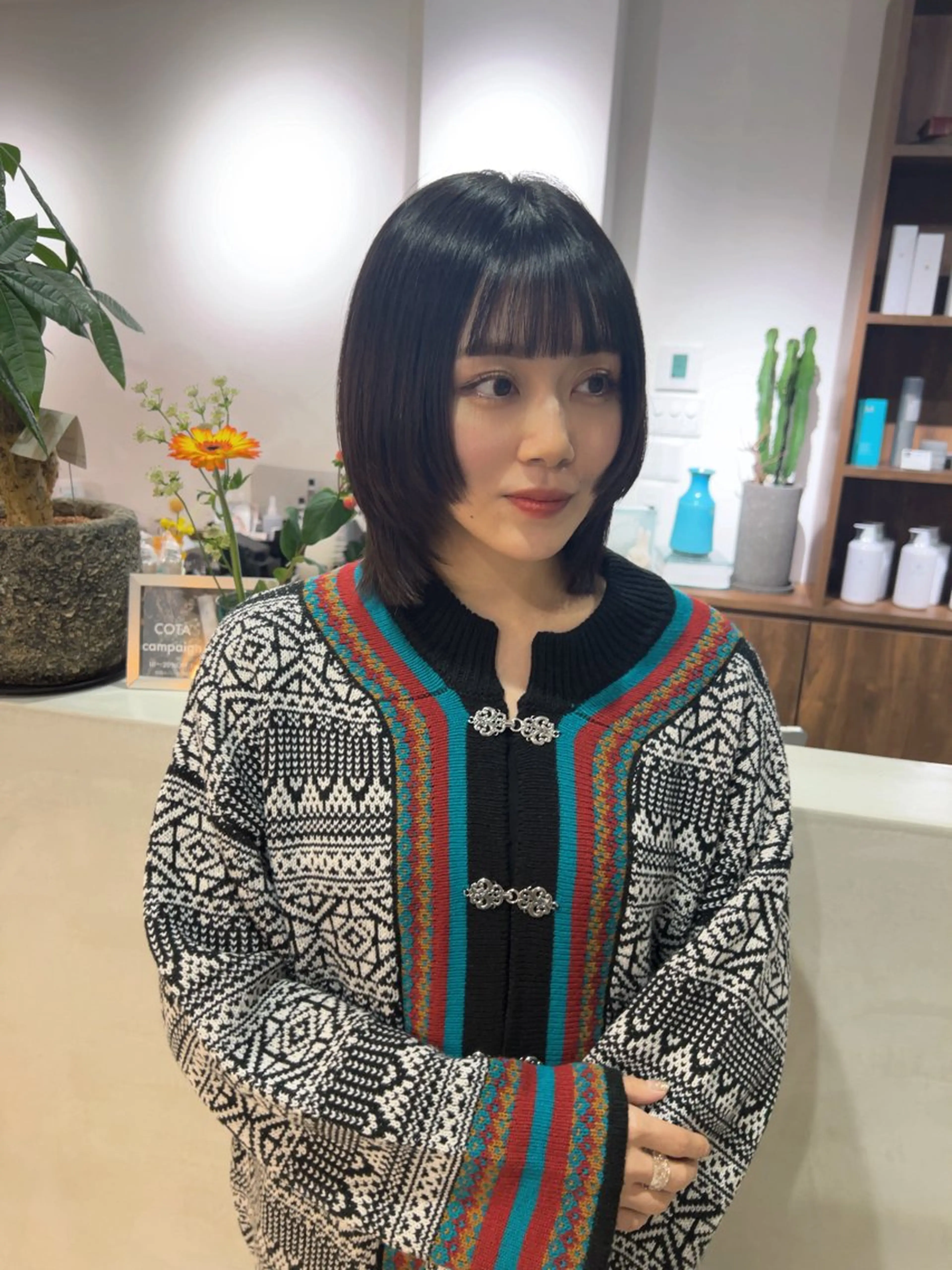 ミディアム カット (h)wim ウィムのヘアスタイル