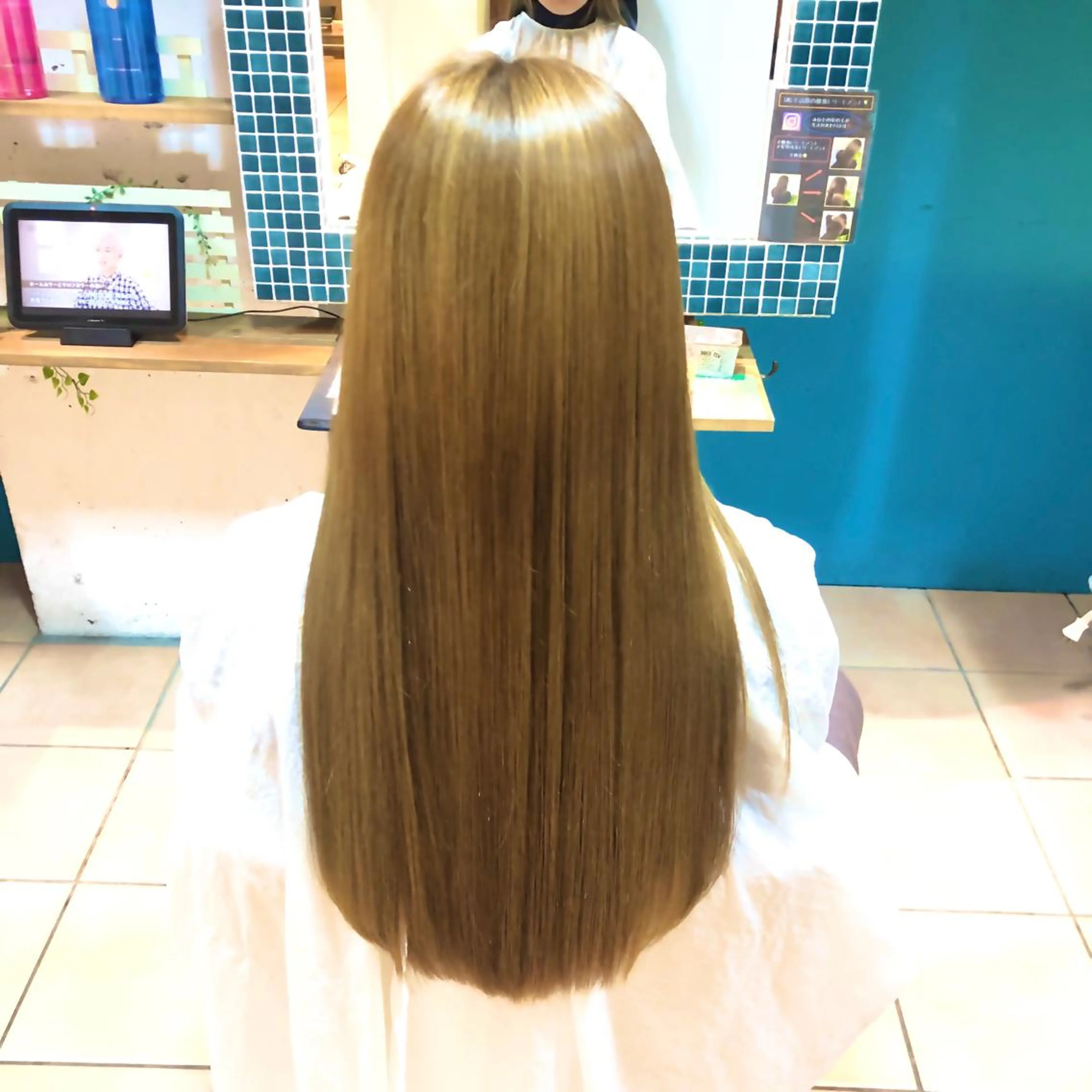 ロング カラー 吉田 瑛美のヘアスタイル