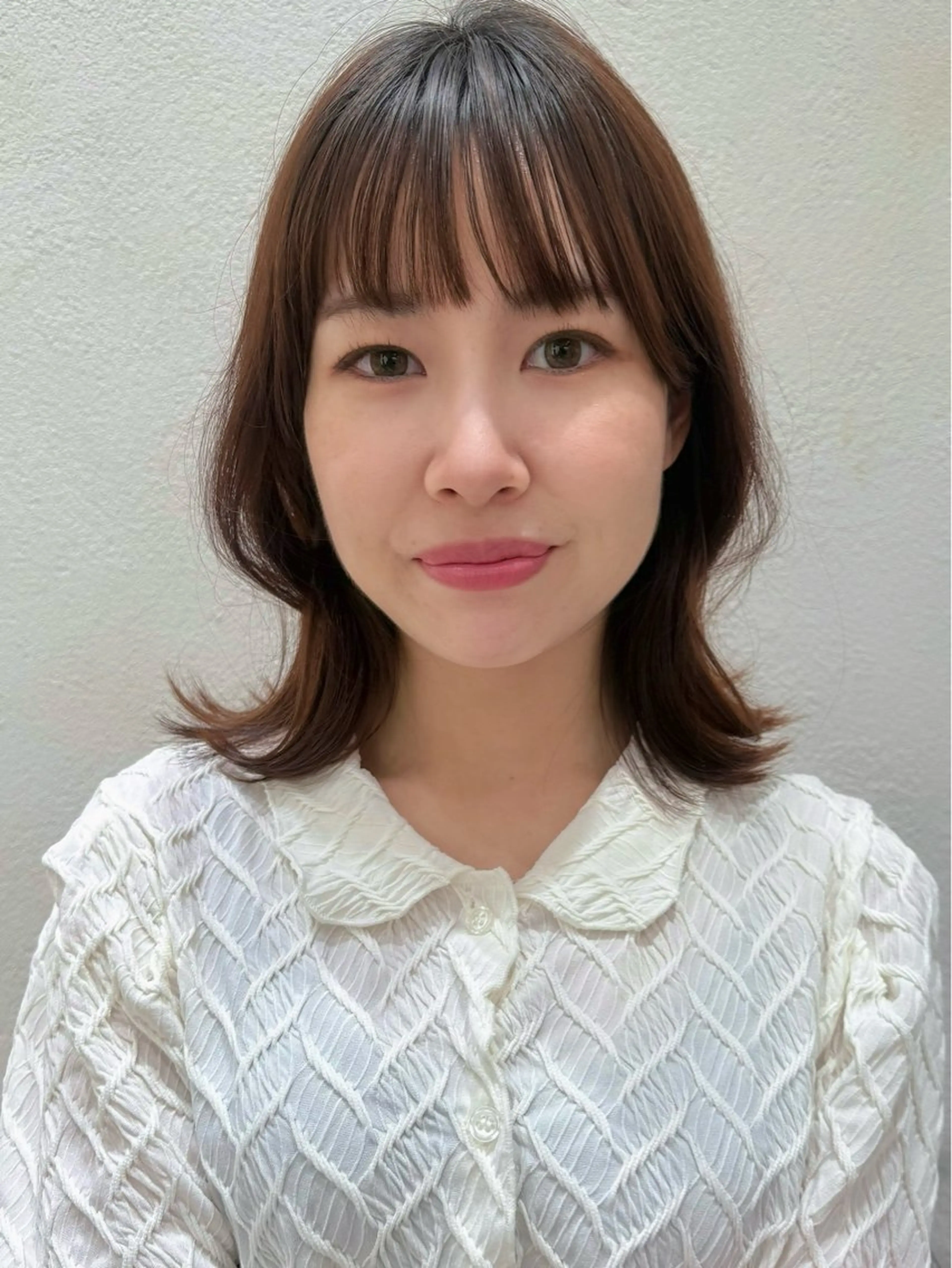 ミディアム 米澤 由衣のヘアスタイル