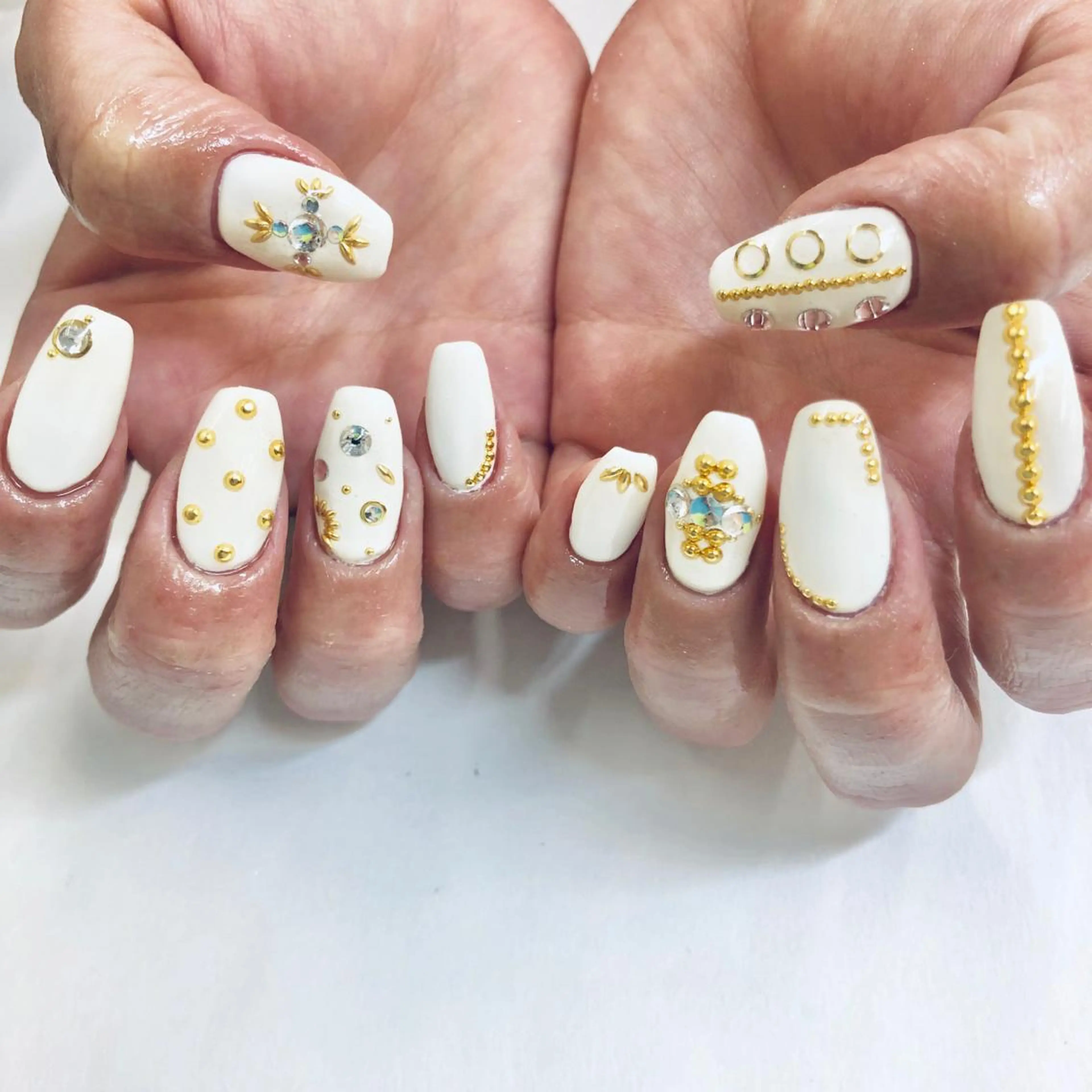 ネイル ホワイト 🎀AYAKO 🎀中韓ネイルのネイルデザイン