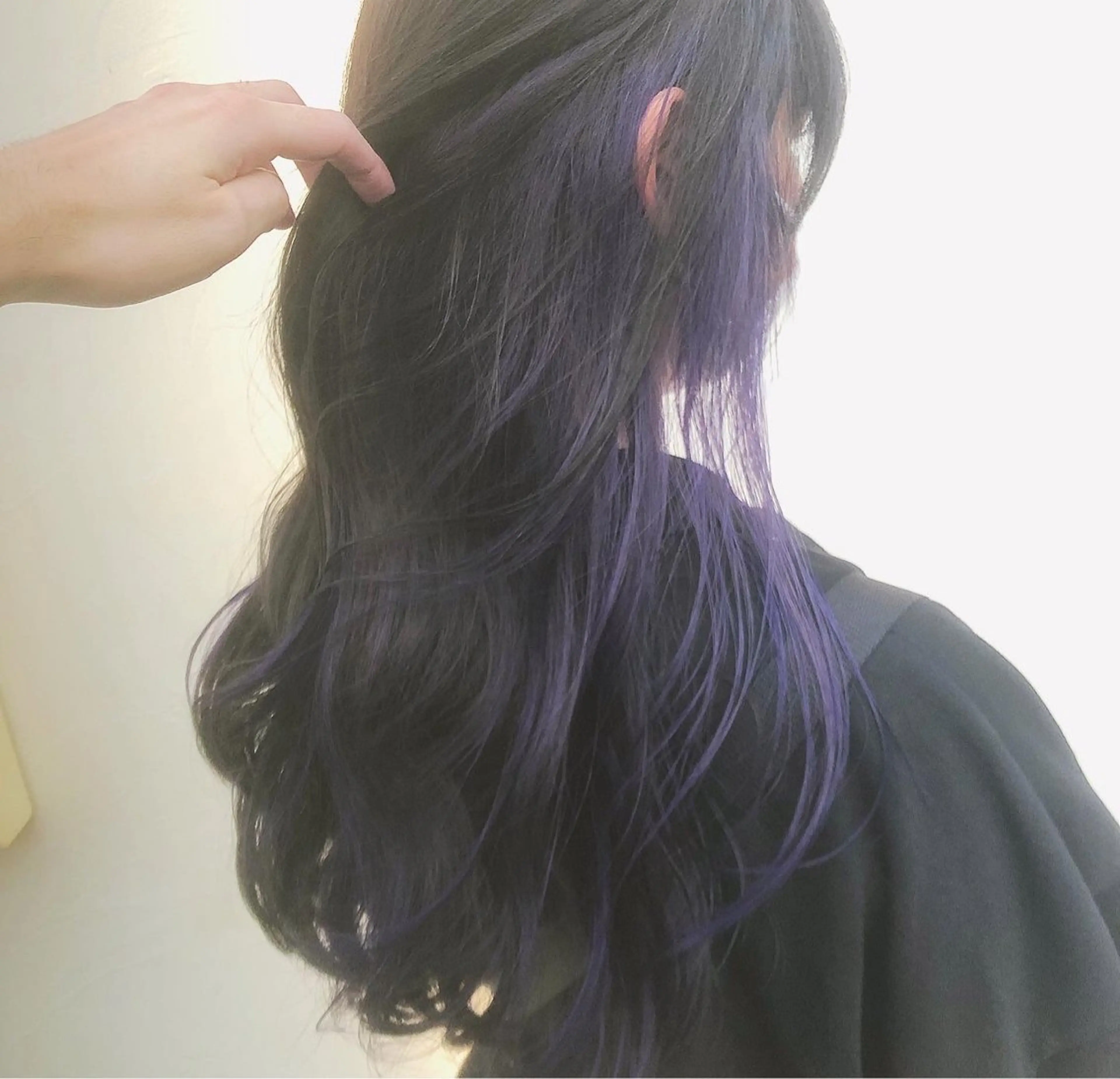 ロング カラー パーマ ヘアアレンジ 黒髪 ブリーチ インナーカラー ラベンダーカラー パープルカラー カット ヘアカラー トリートメント 【ツヤ髪美容師】 ツダケイスケのヘアスタイル