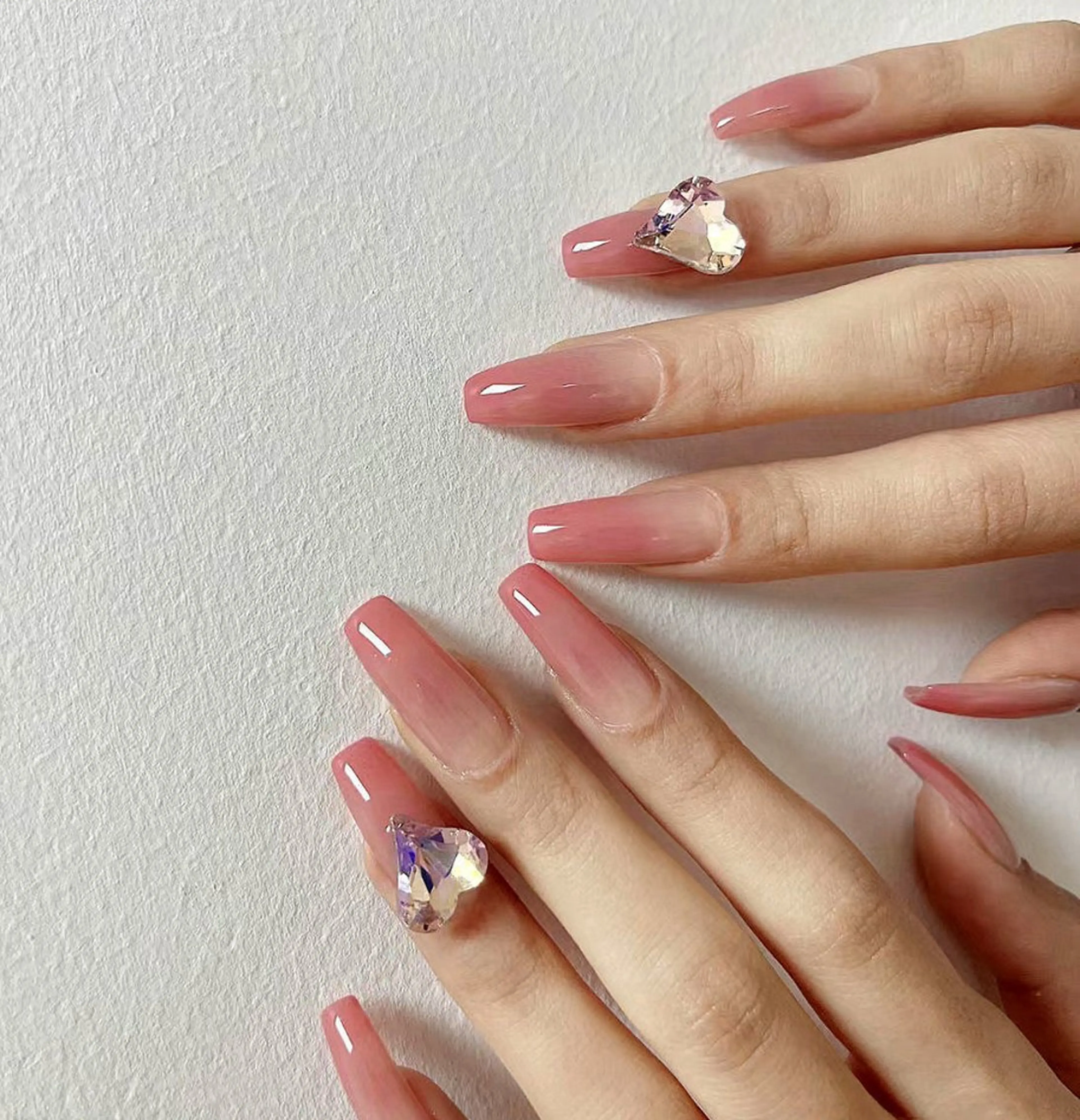 ネイル ハンドネイル AngelChris ビューティーサロンのネイルデザイン