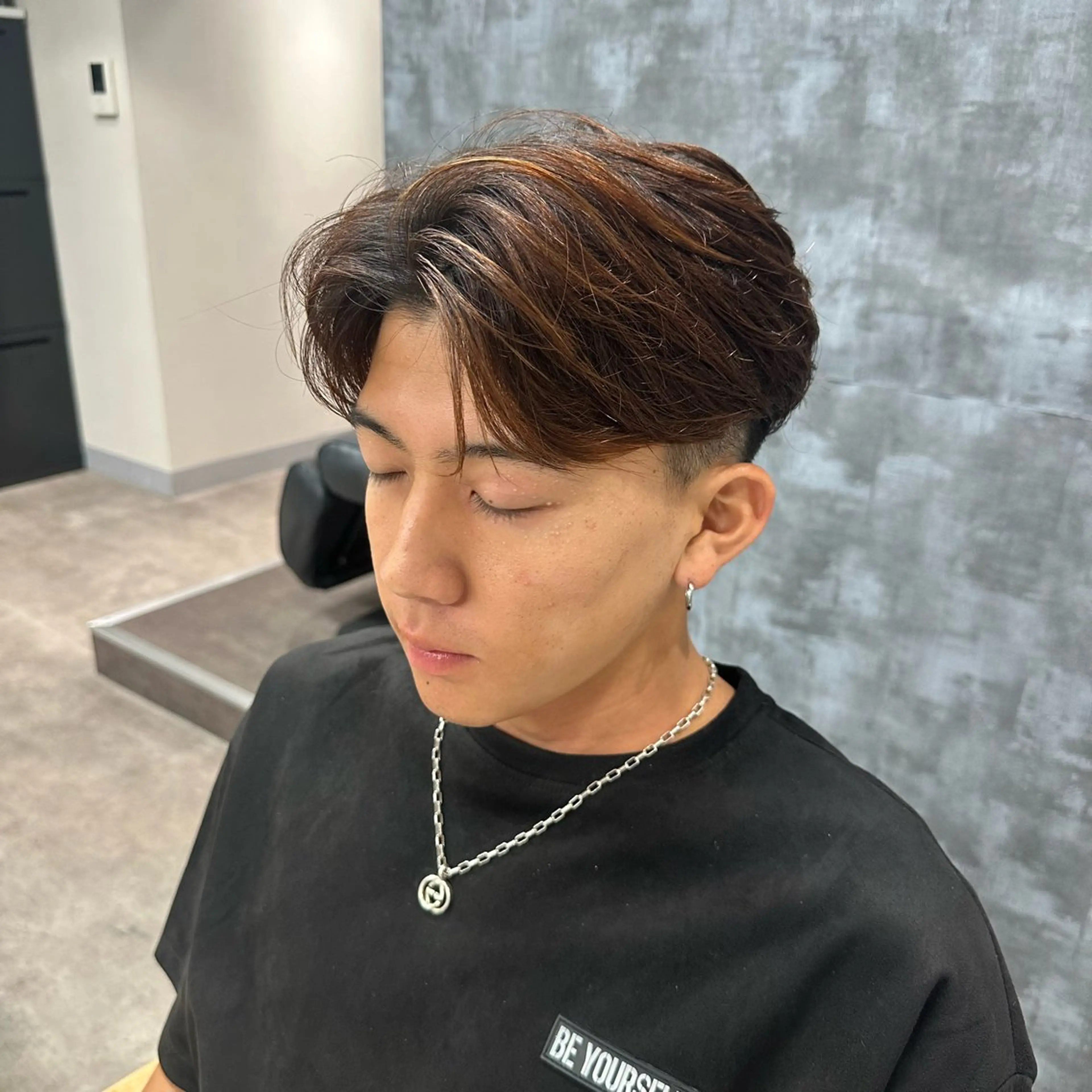 ミディアム 💈原宿指名No.1 センターパート💈のヘアスタイル