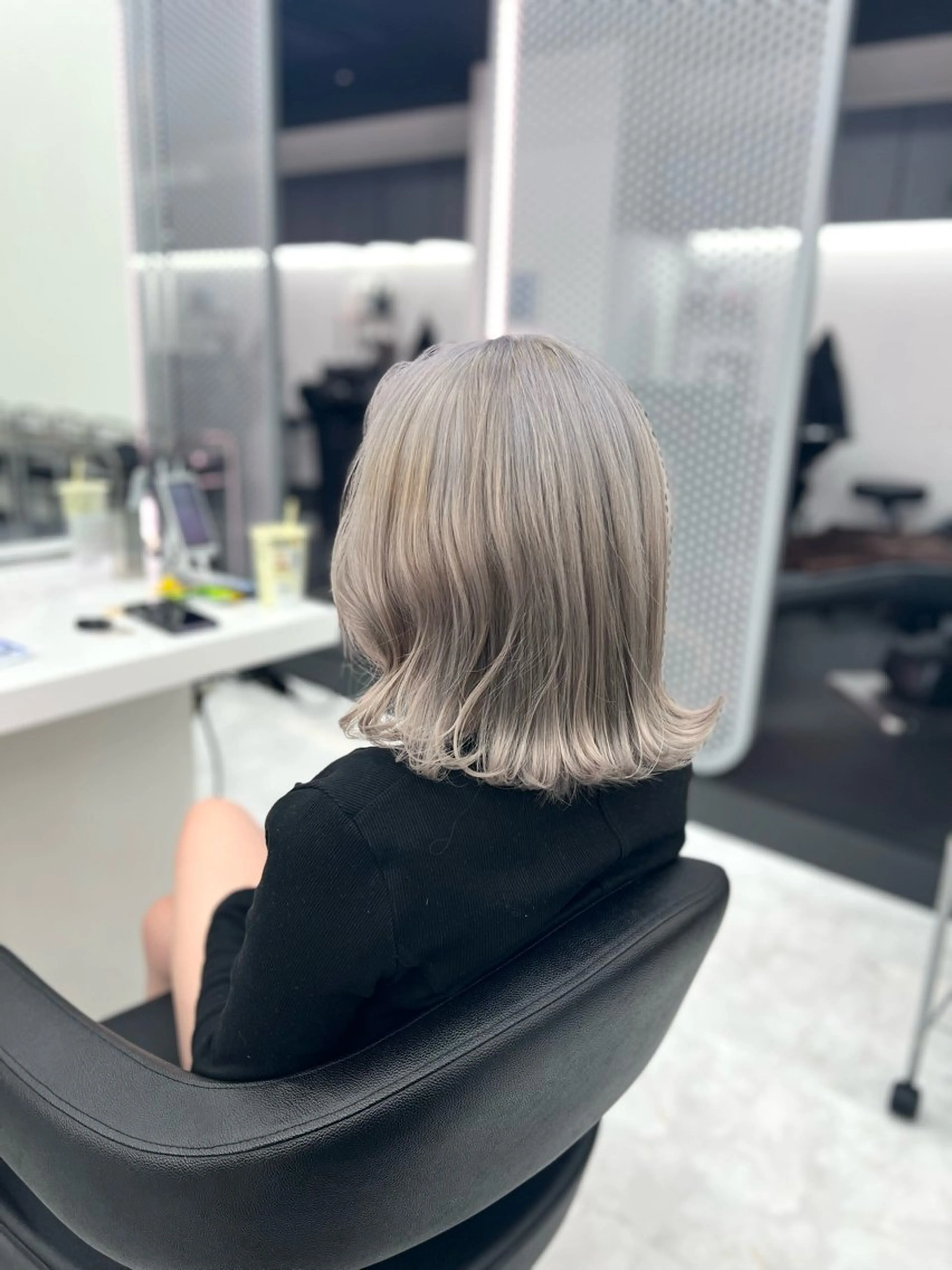 ミディアム カラー ヘアアレンジ 透明感×韓流ハイ トーン🫧RYUTAのヘアスタイル