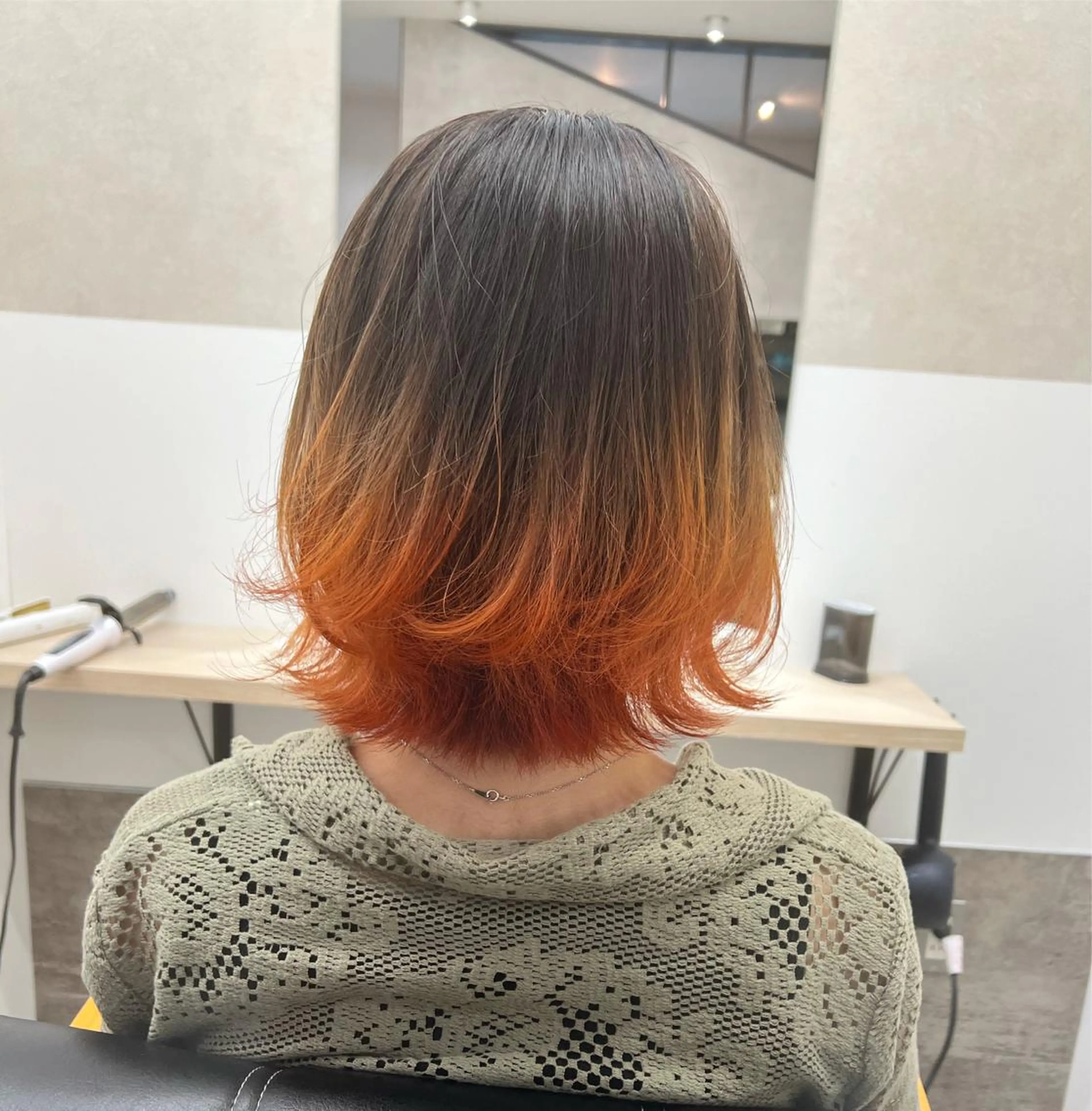 ミディアム カラー GiseL アンリのヘアスタイル