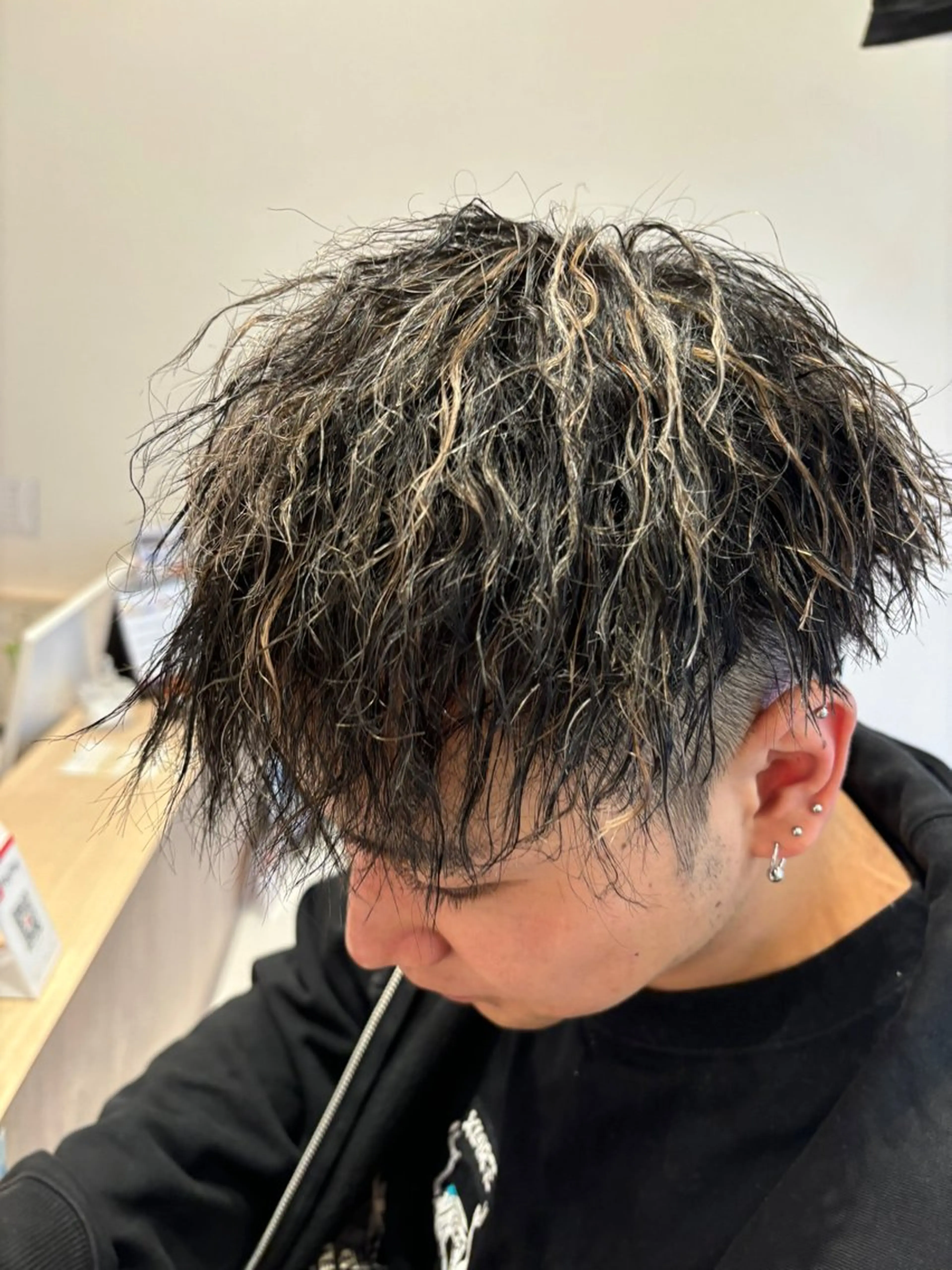 メンズカット＋カラー＋ハイライト¥8800⚠️施術時間90分​〜​⚠️の写真