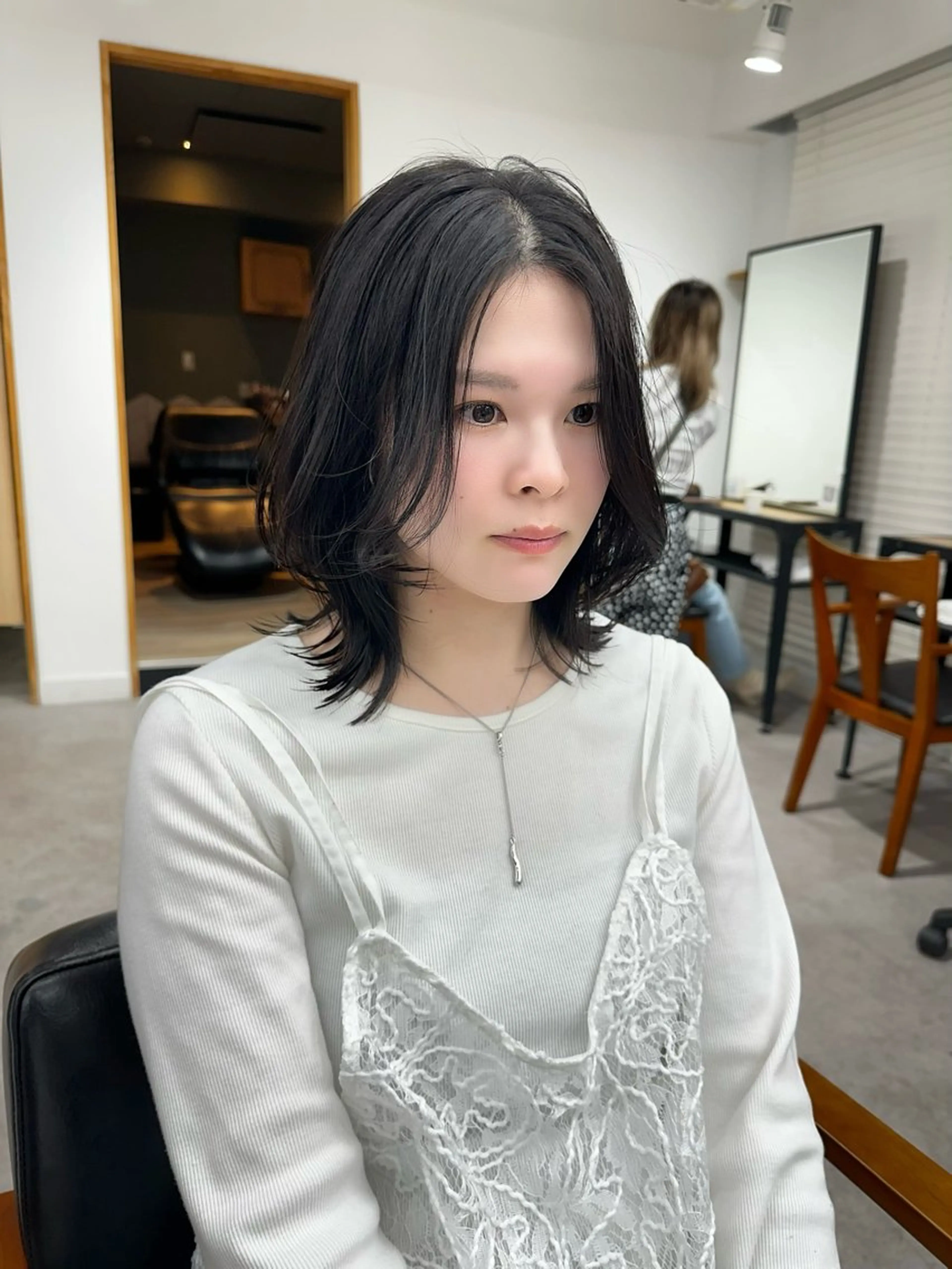 ミディアム カラー パーマ ヘアアレンジ メンズ キッズ カット 縮毛矯正 レイヤーカット／ 巻ける縮毛矯正のヘアスタイル
