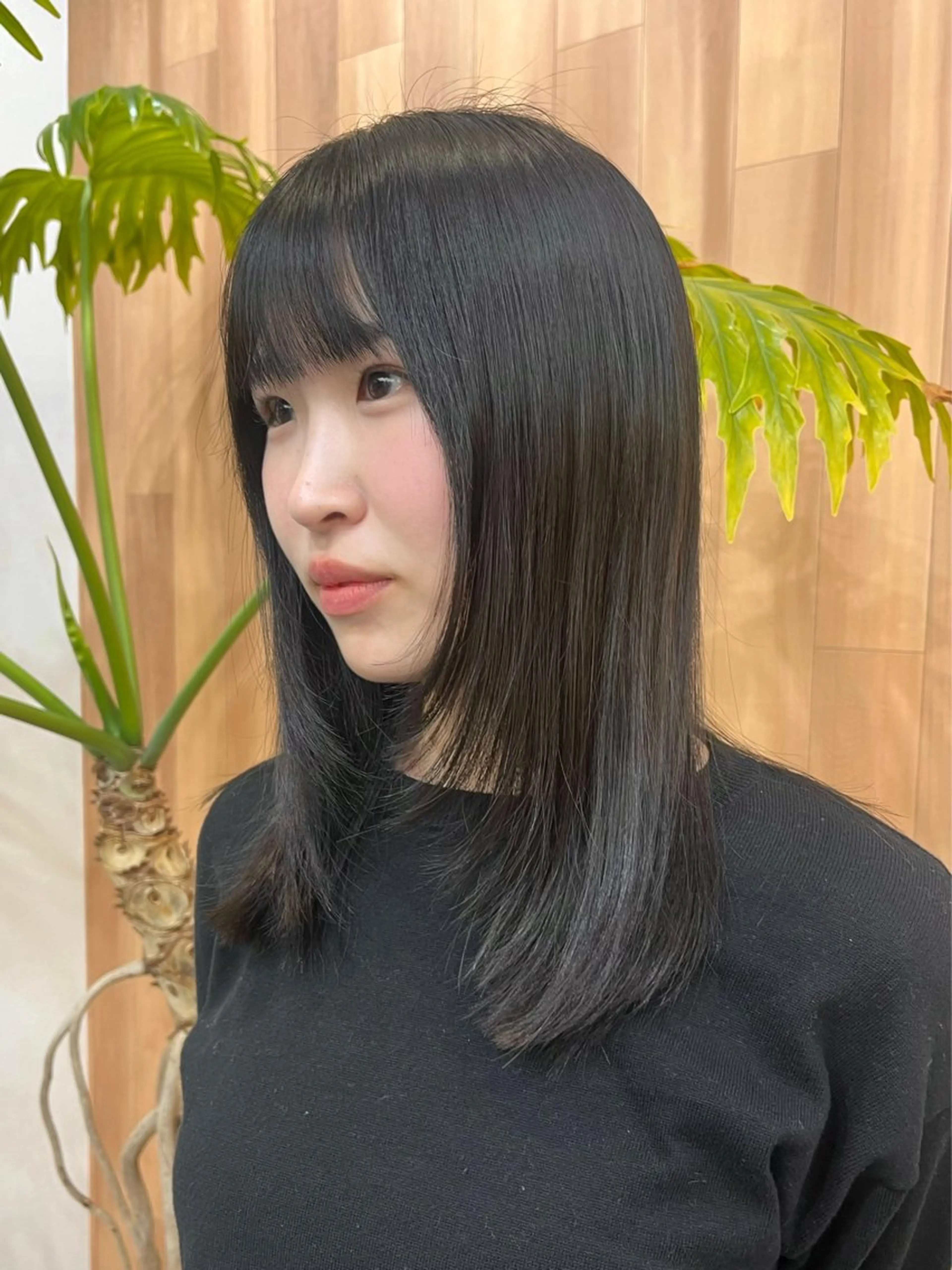 ミディアム レイヤーカット カット トリートメント 駒場 まといのヘアスタイル