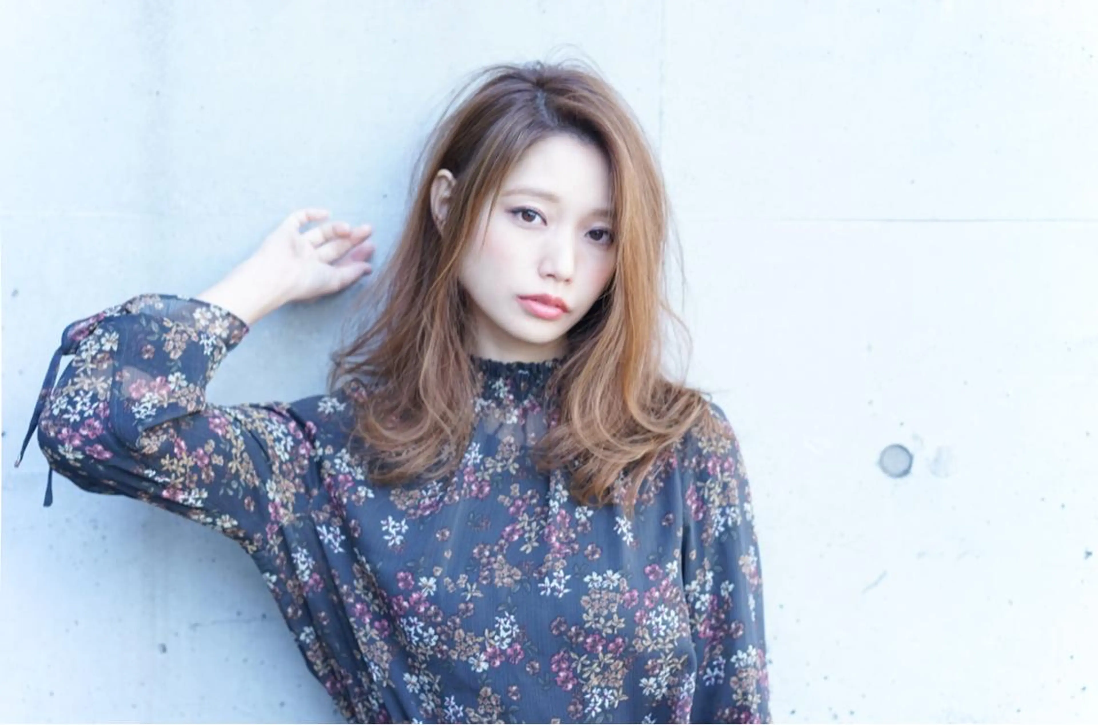 ミディアム ヘアールーム アートのヘアスタイル