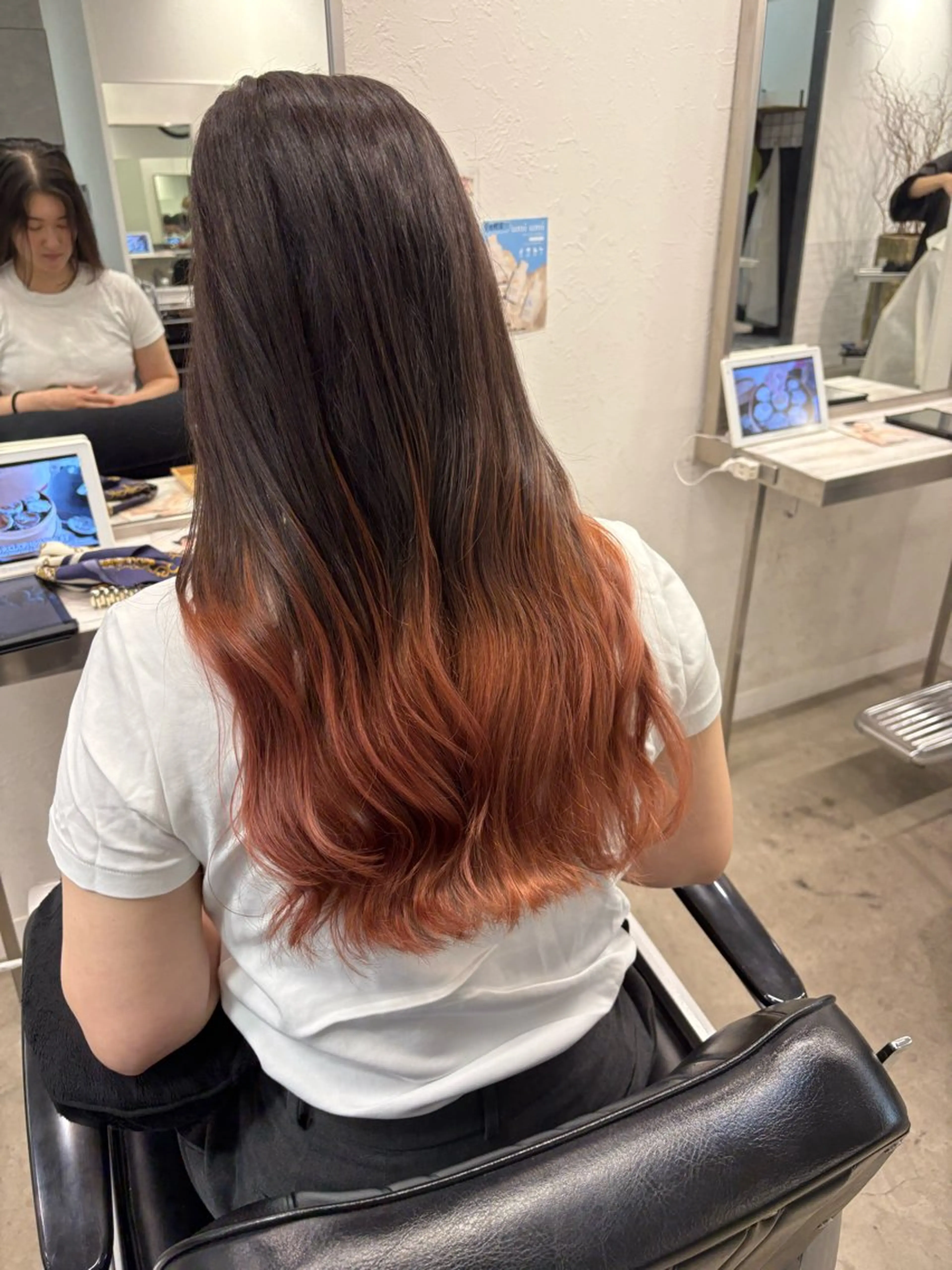 ロング ヘアカラー 艶カラー/レイヤー /メンズ/マツエクのヘアスタイル