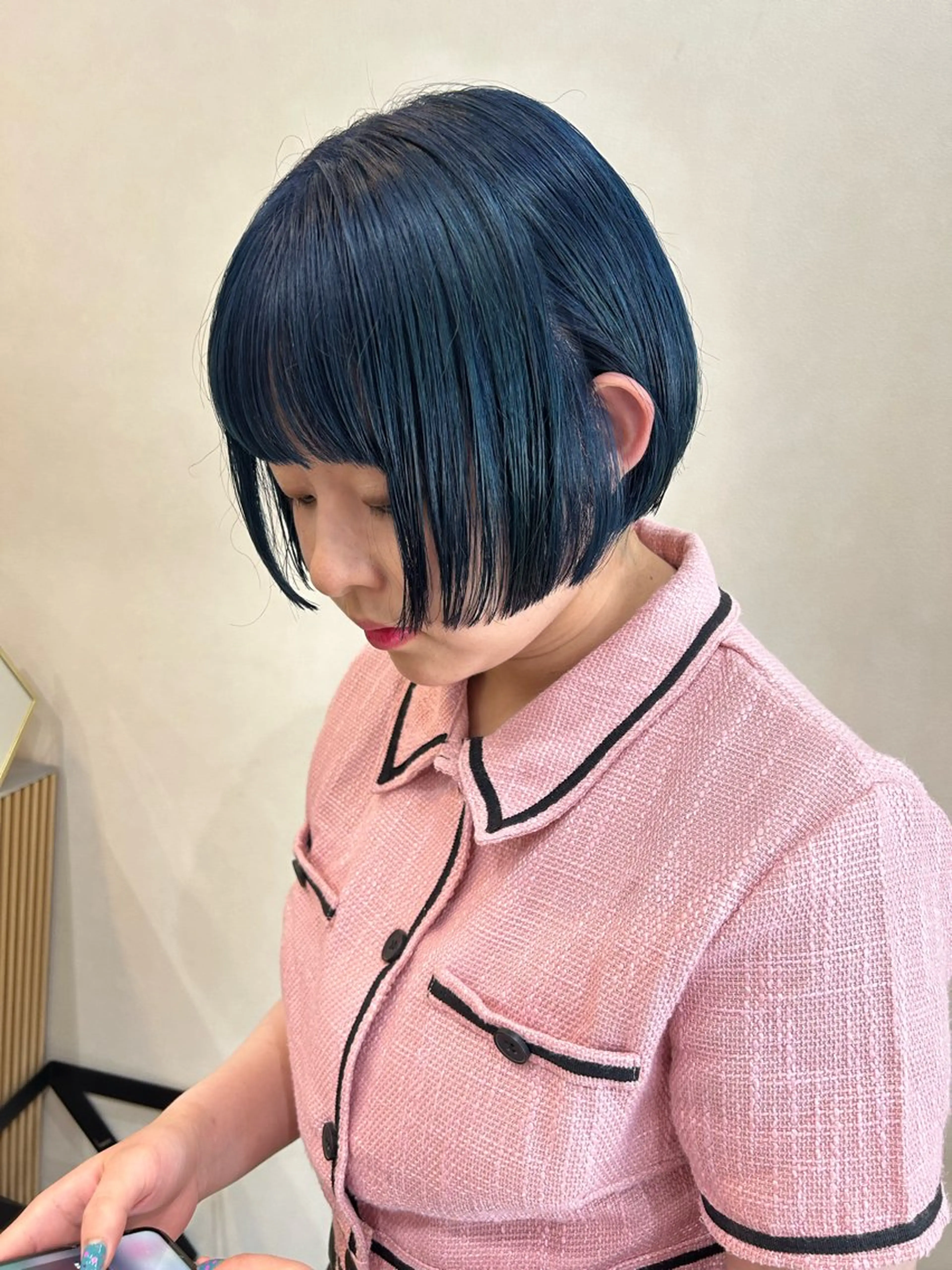 ショート カラー ブリーチ ネイビーカラー ボブ カット ヘアカラー トリートメント ボブ/透明感カラー 🧸YUI❤️のヘアスタイル