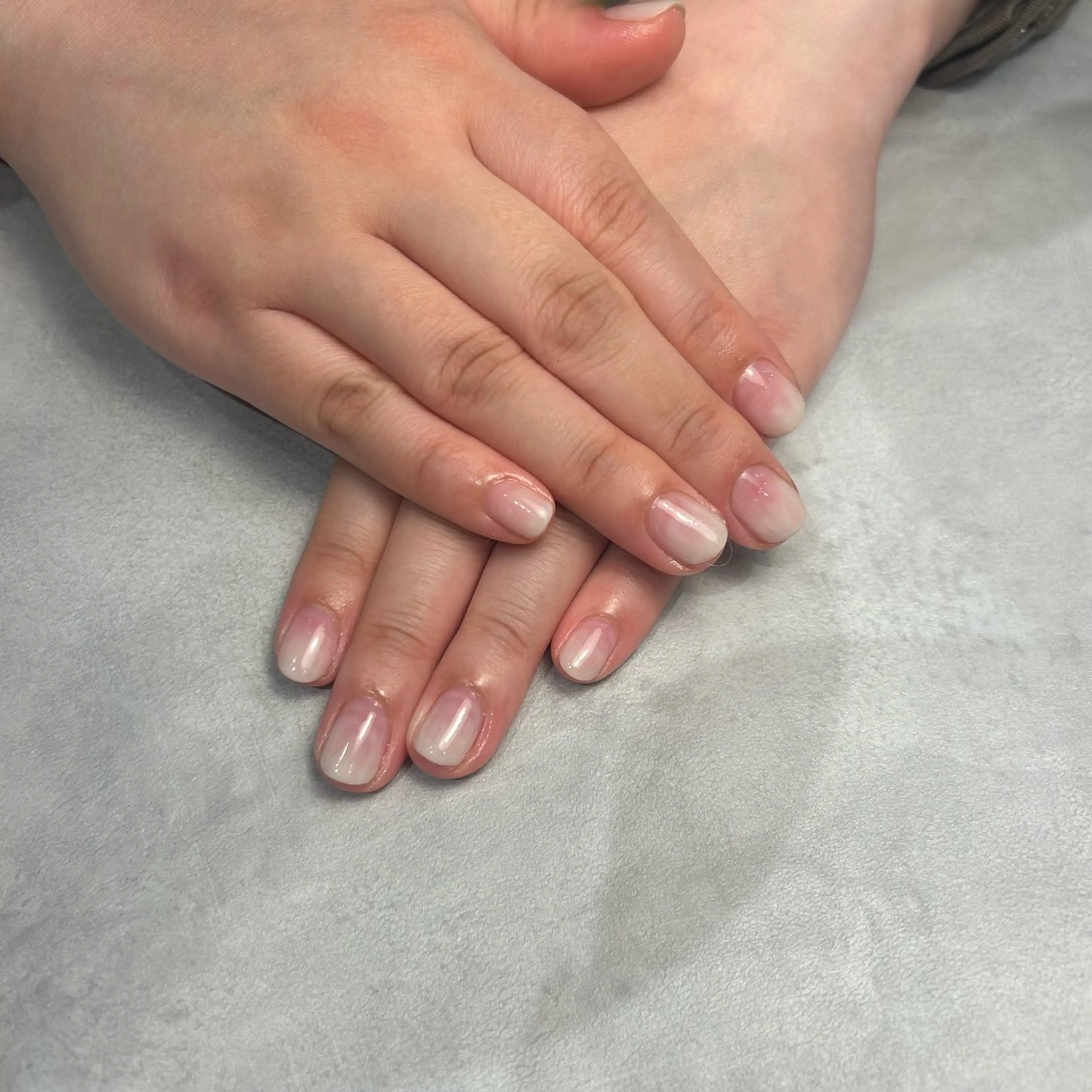 ネイル グラデーション ホワイト maninail makiのネイルデザイン