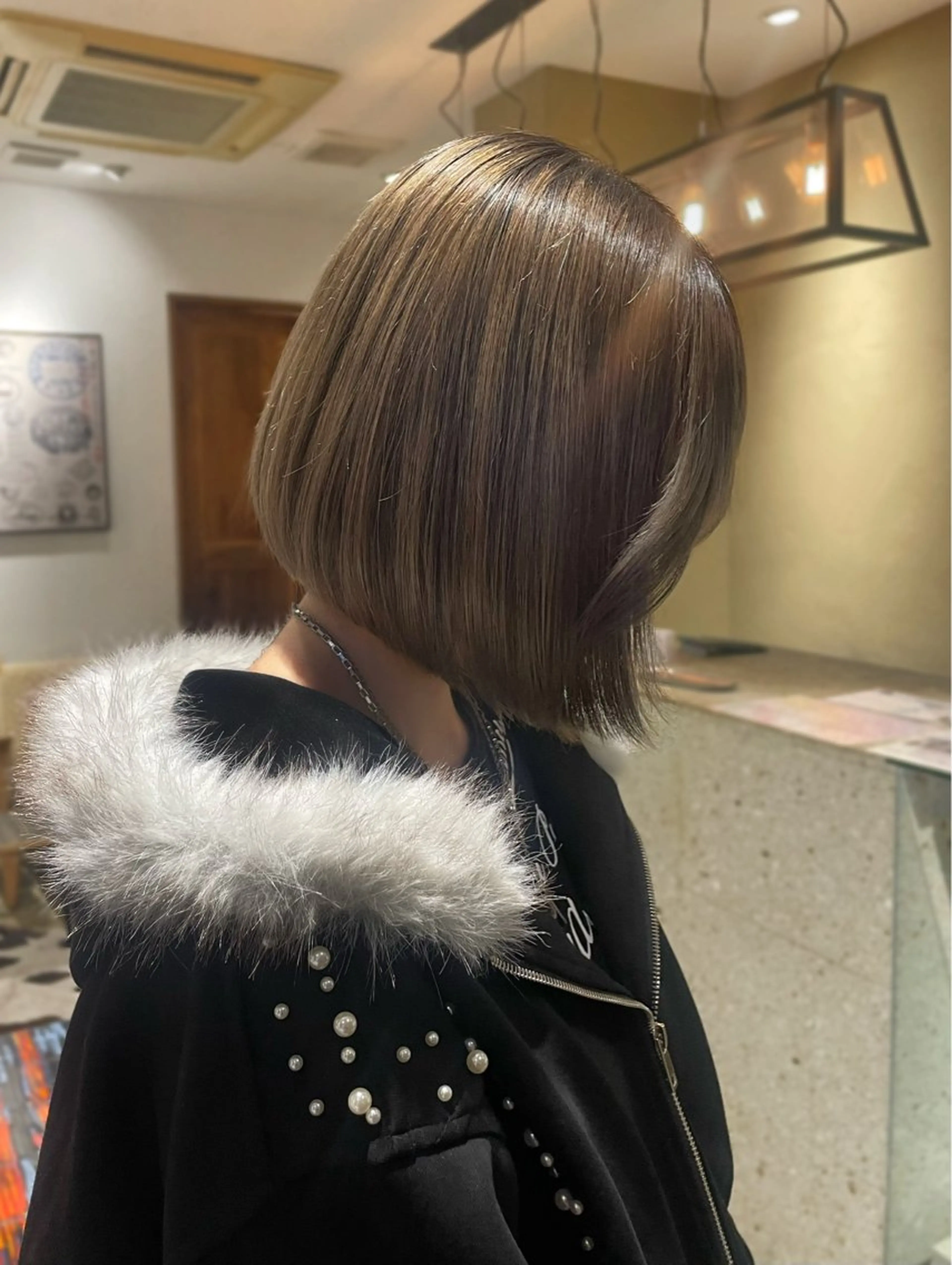 ミディアム カット 𝒚𝒖-𝒓𝒊 ⸝⋆艶color🌙のヘアスタイル