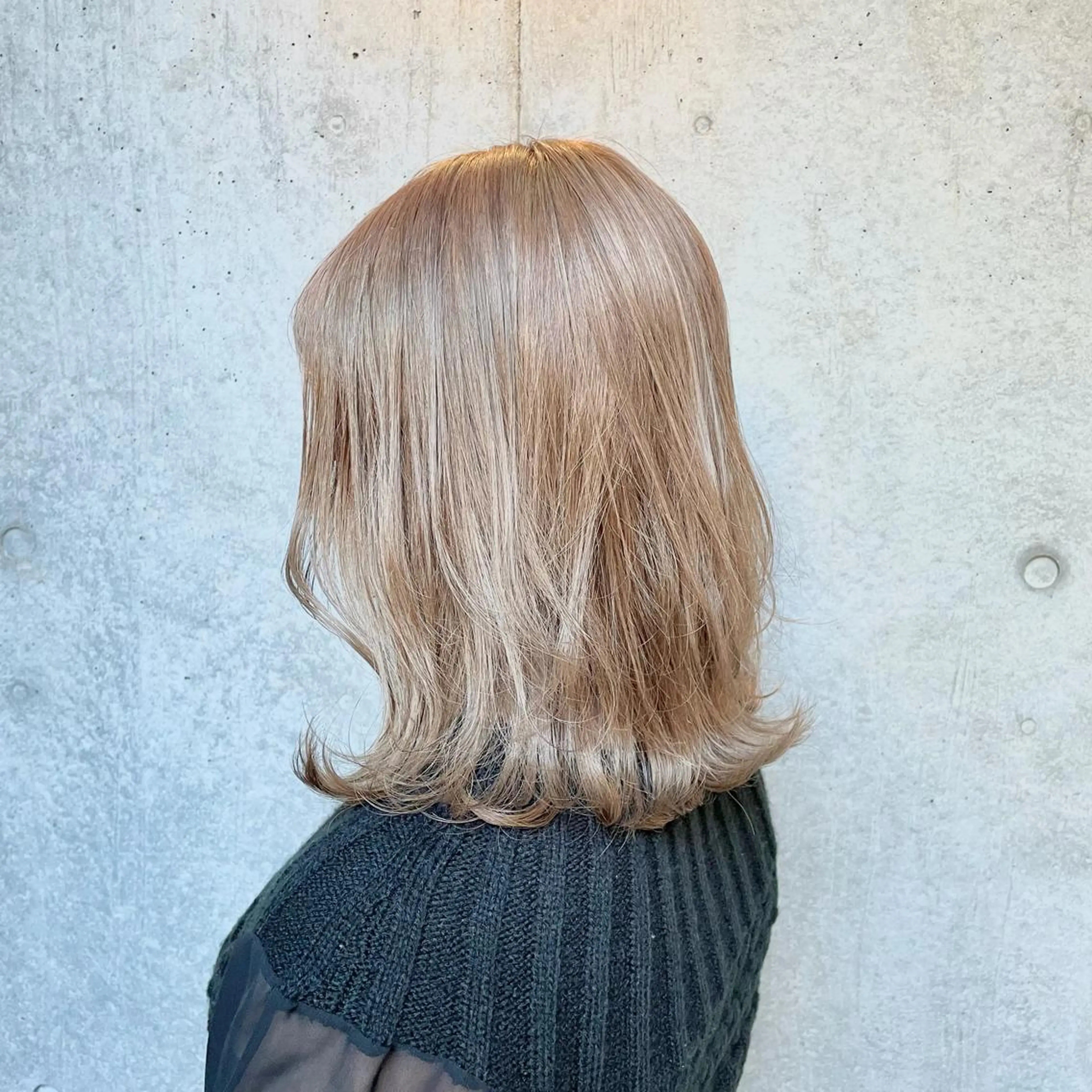 カラー ベージュカラー ブリーチ ミルクティーベージュ 🫧BUBBLES 新所沢　かとうゆきのヘアスタイル