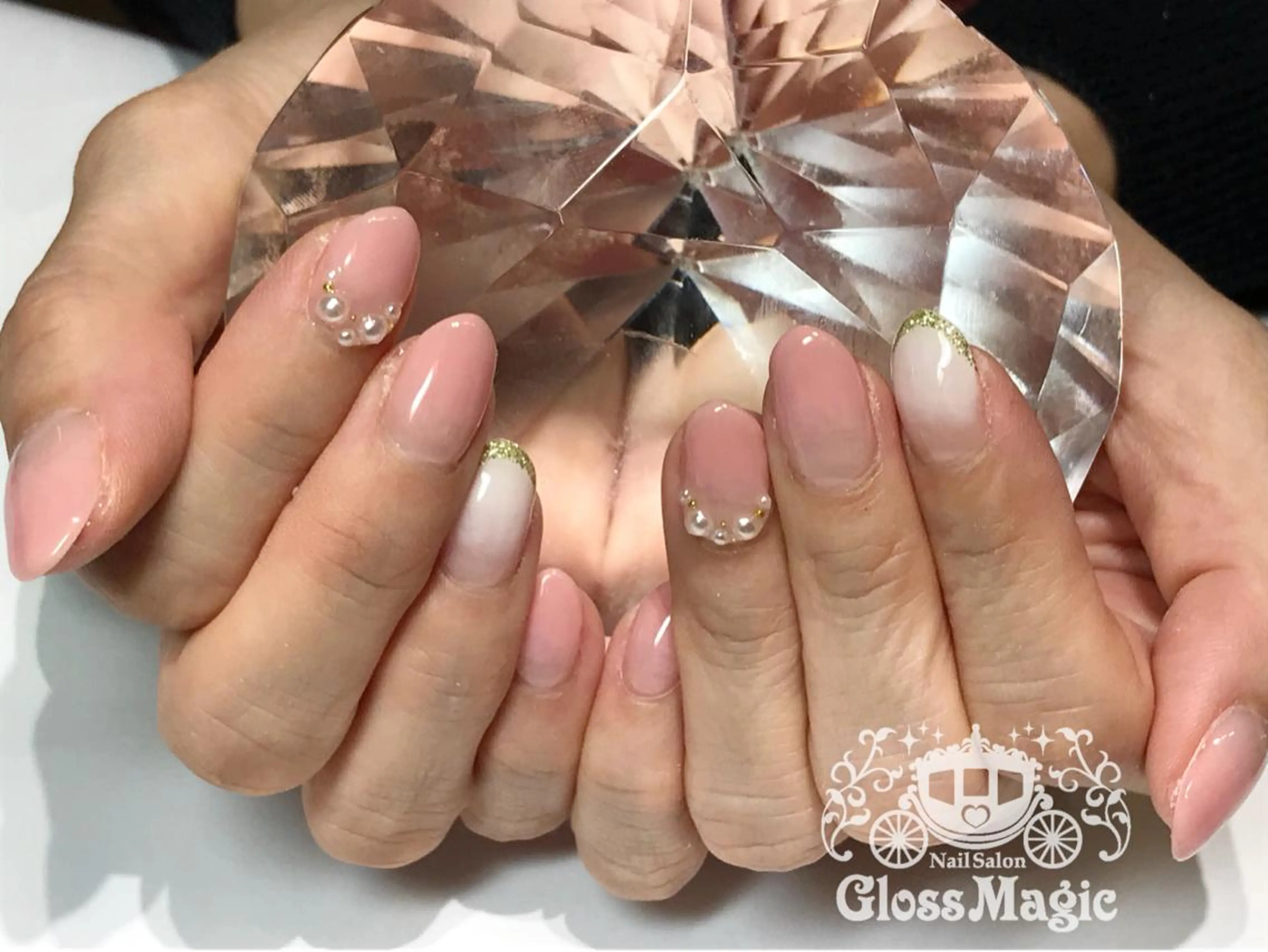 ネイル グラデーション オフィスネイル ブライダルネイル YUN 💅のネイルデザイン