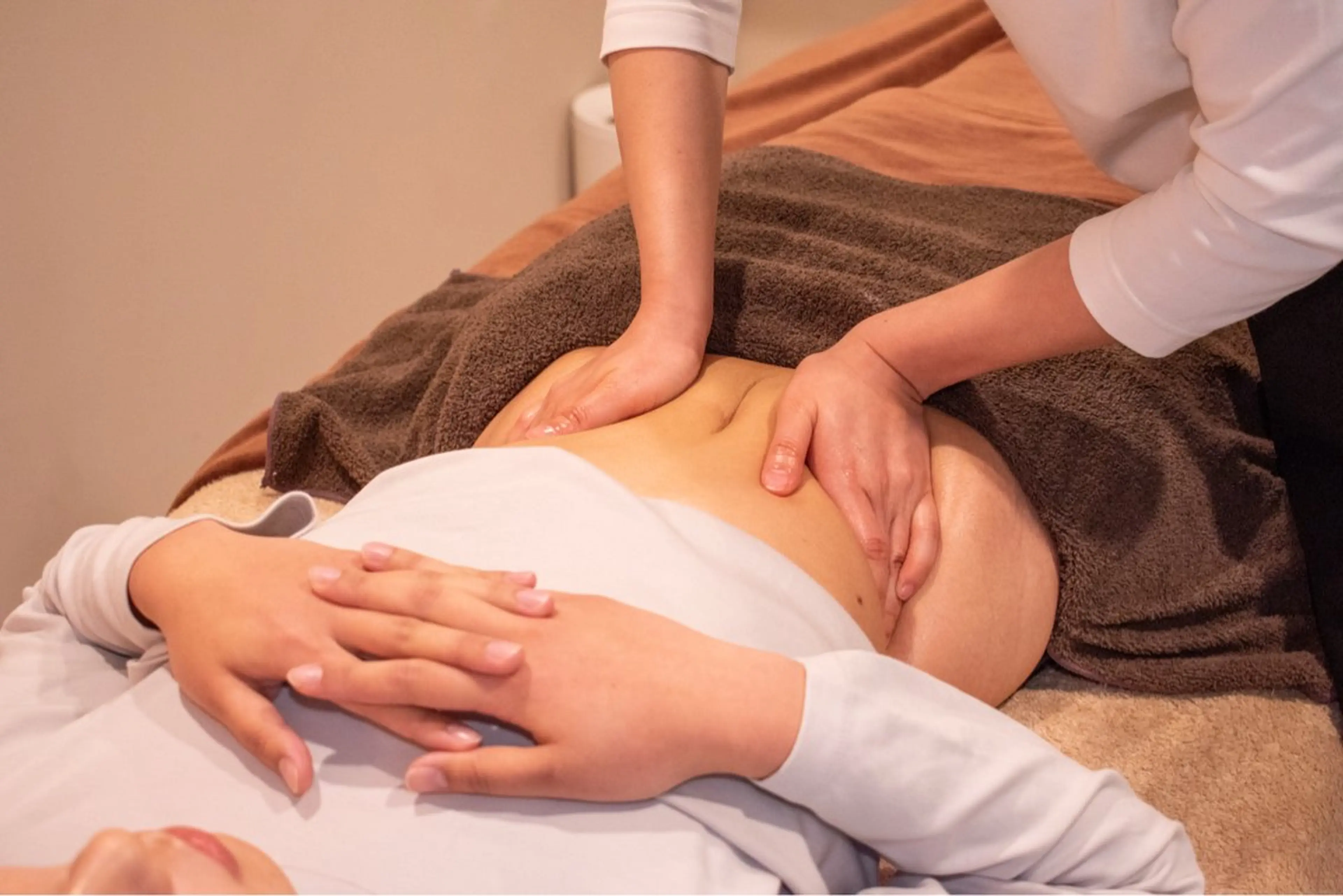 《お腹集中ケア100分》燃焼キャビラジ×腸もみ×電磁パルス痩身の写真