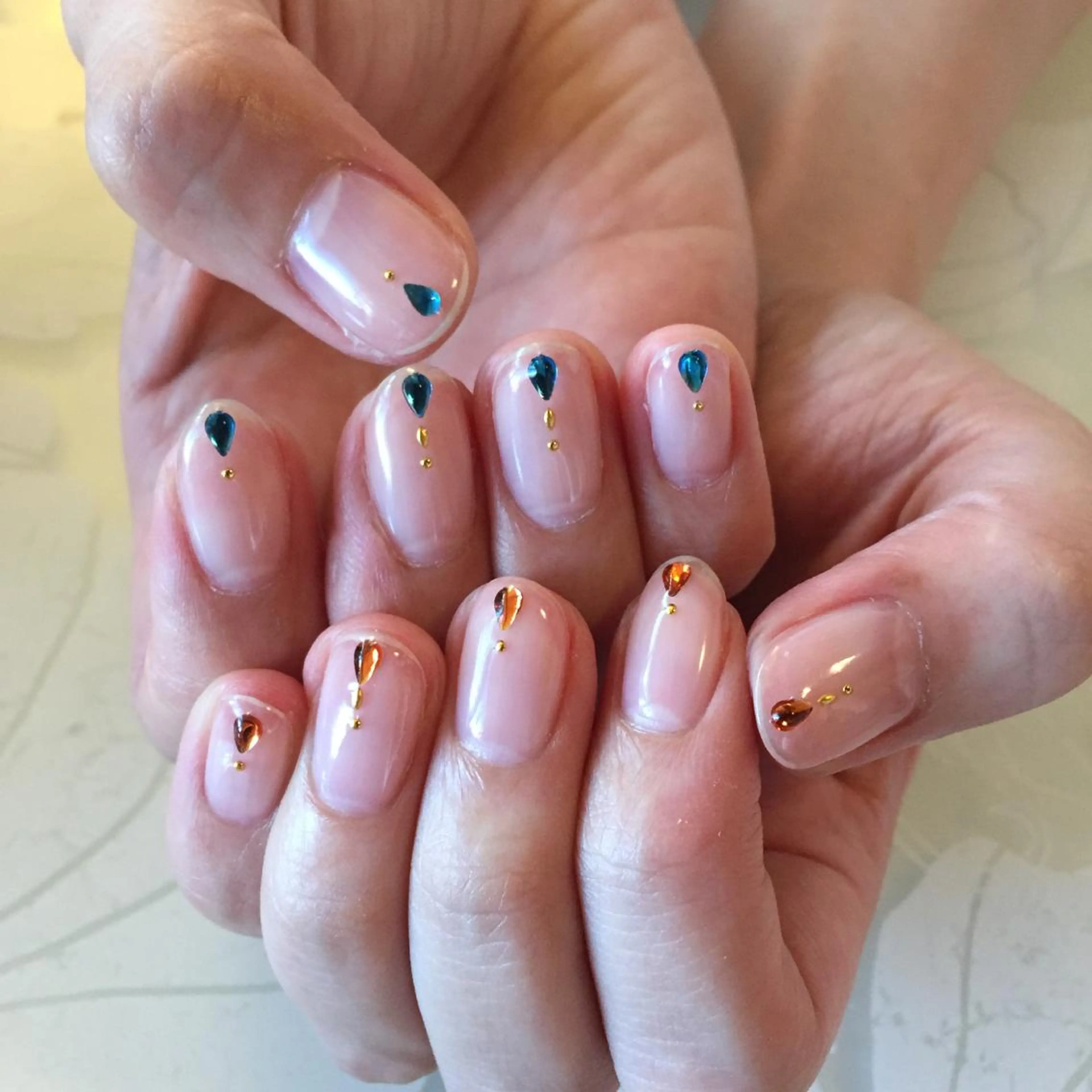 ネイル ストーンネイル g-up nail所属・米田 律子のネイルデザイン