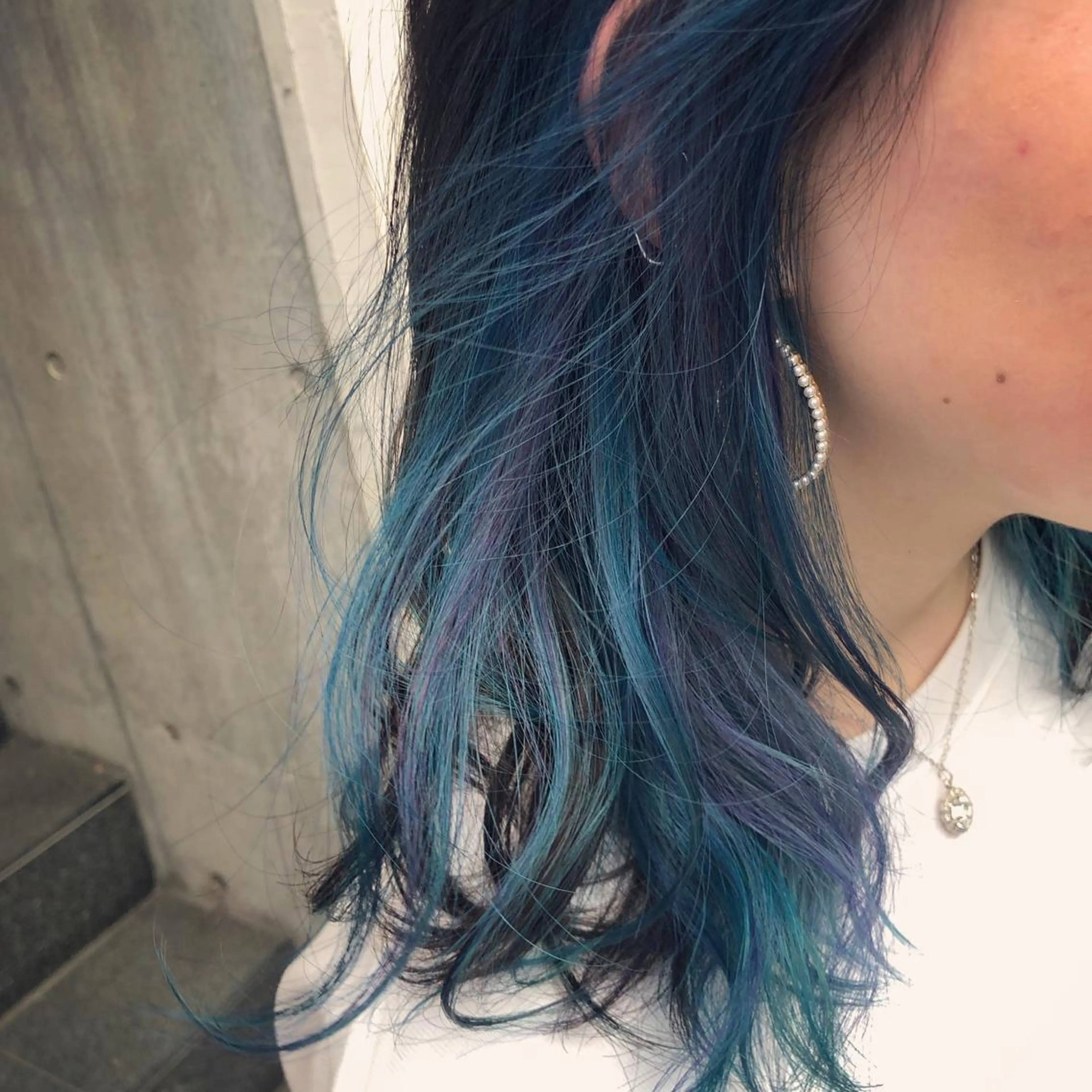 セミロング カラー アッシュ バレイヤージュ ミストバング ベージュカラー ブリーチ カット ヘアカラー トリートメント 原宿サロン代表 デザインカラー伊藤卓のヘアスタイル