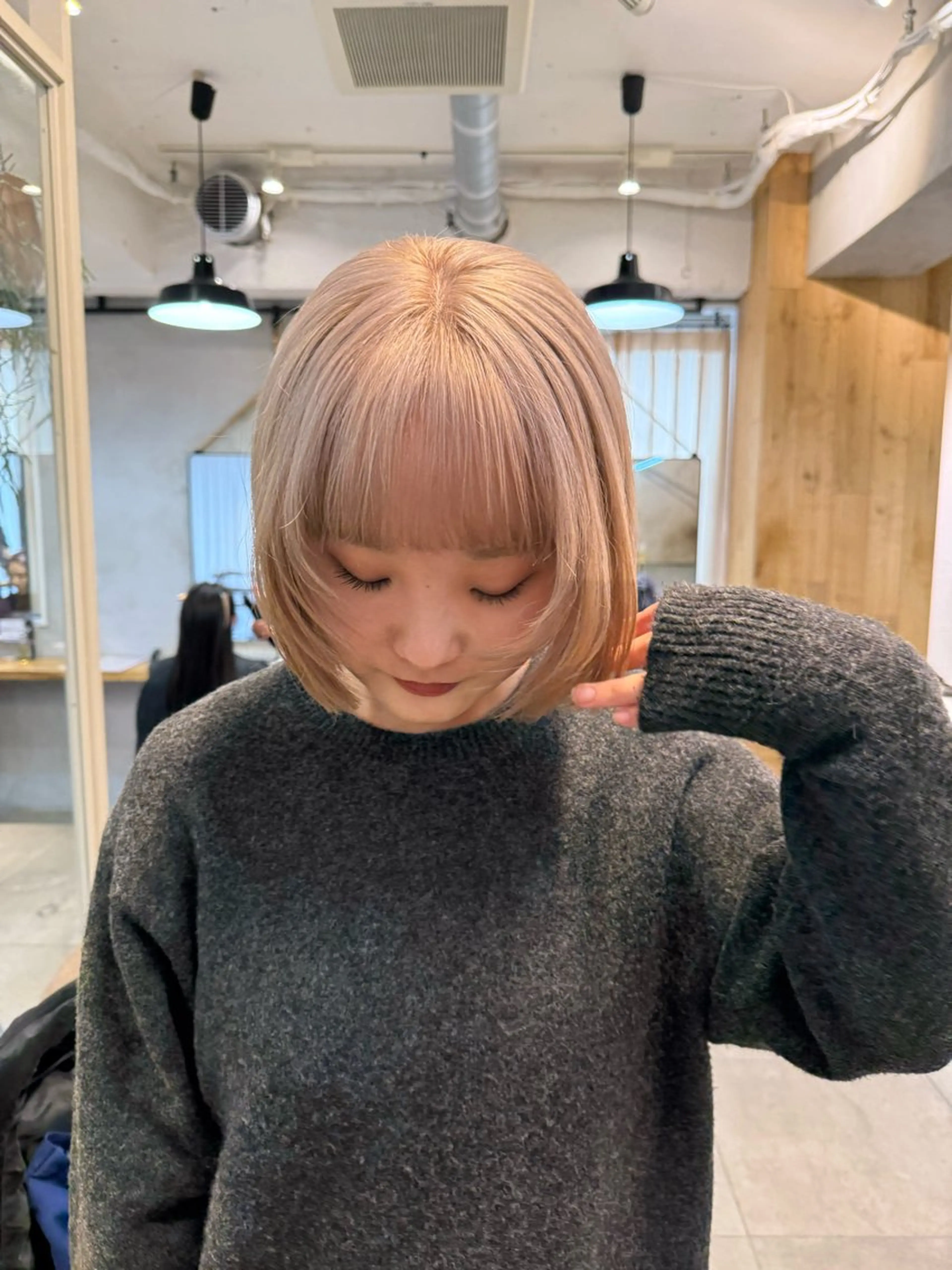 ショート カラー ミルクティー× グレージュMOMOのヘアスタイル