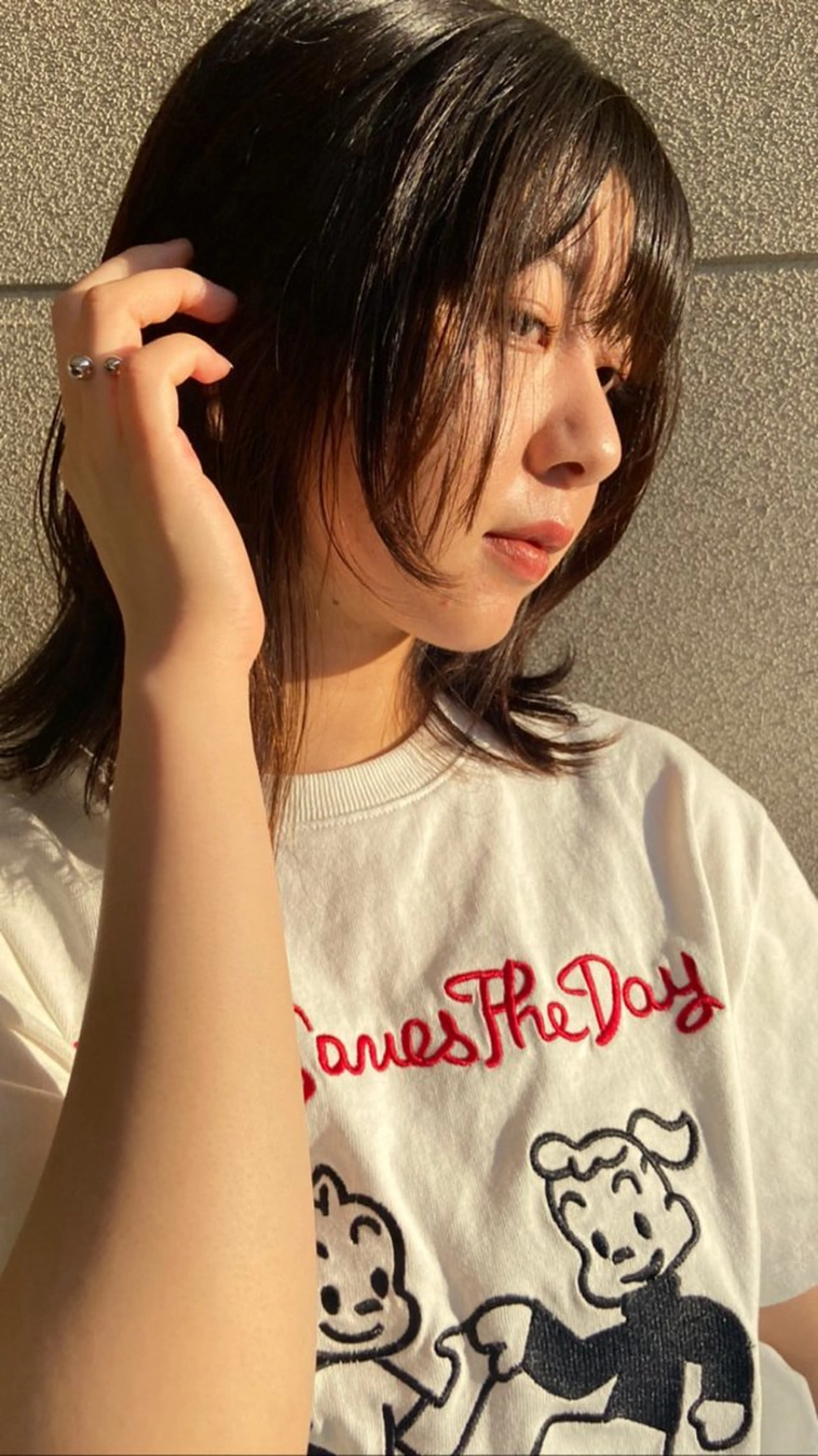 ミディアム 犬塚 梨花のヘアスタイル