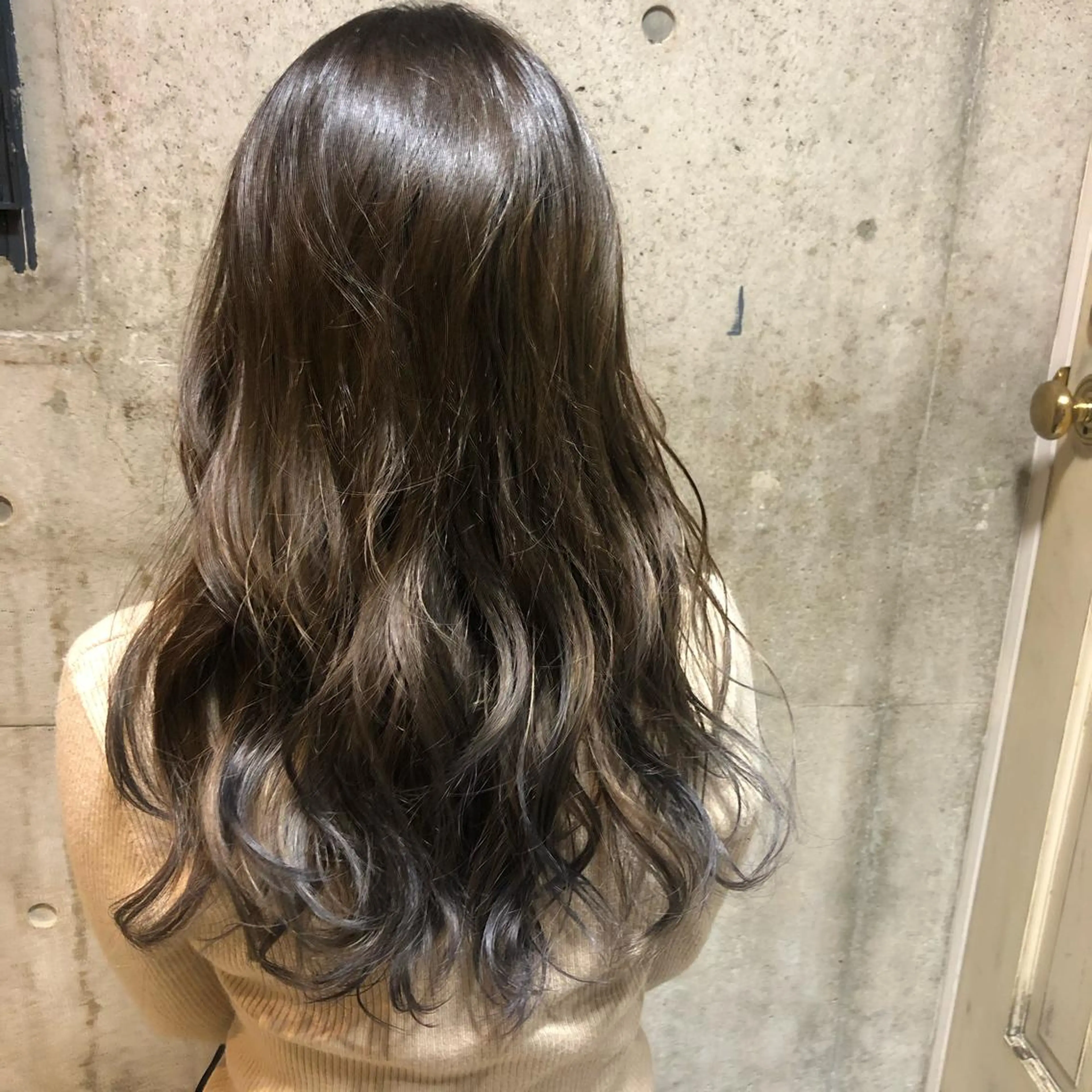 ロング カラー グレージュ ラベンダーカラー やすだ しおりのエステ・リラクイメージ