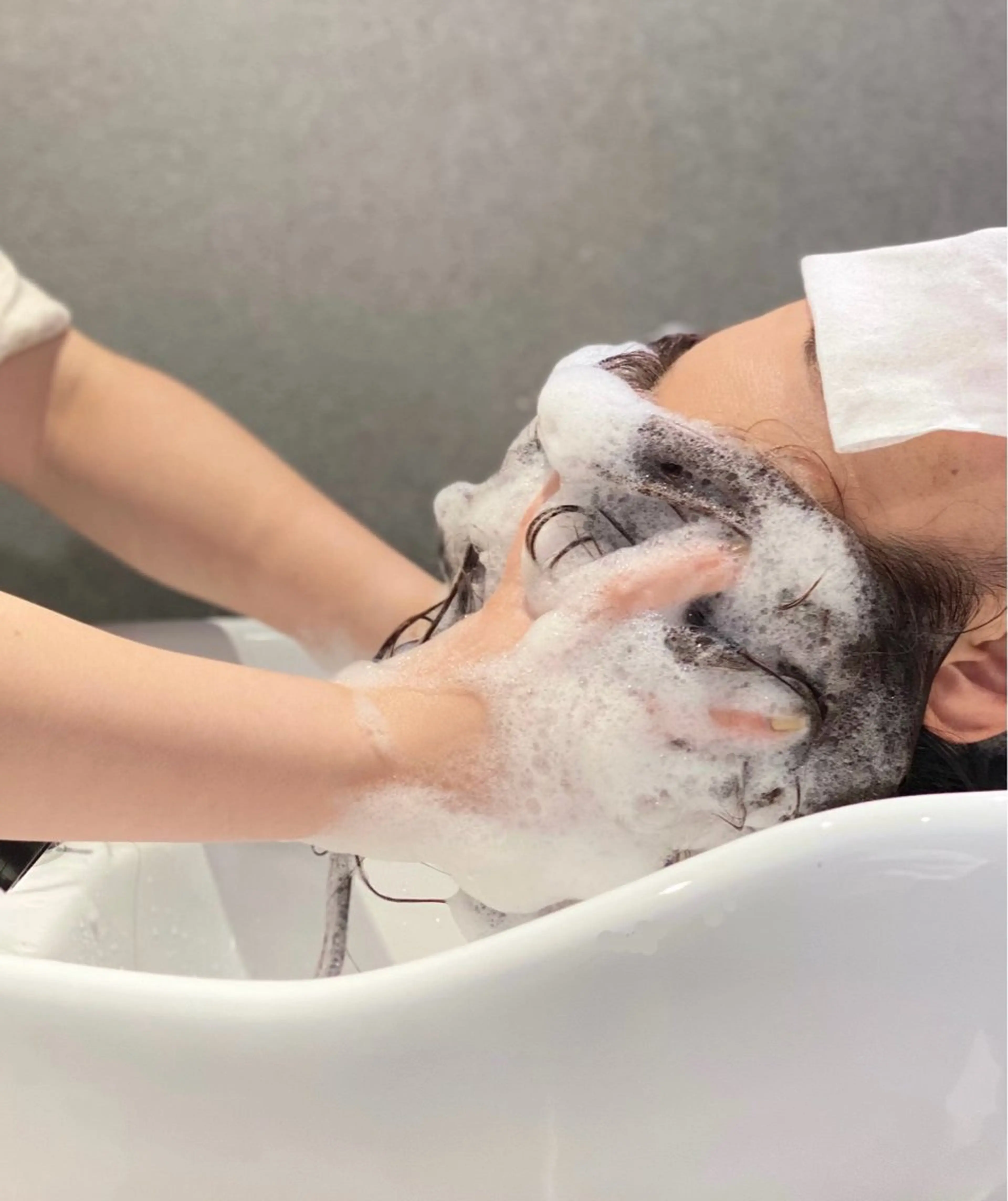 LOVESTOIKE 井上つぐみ/透明感のヘアスタイル