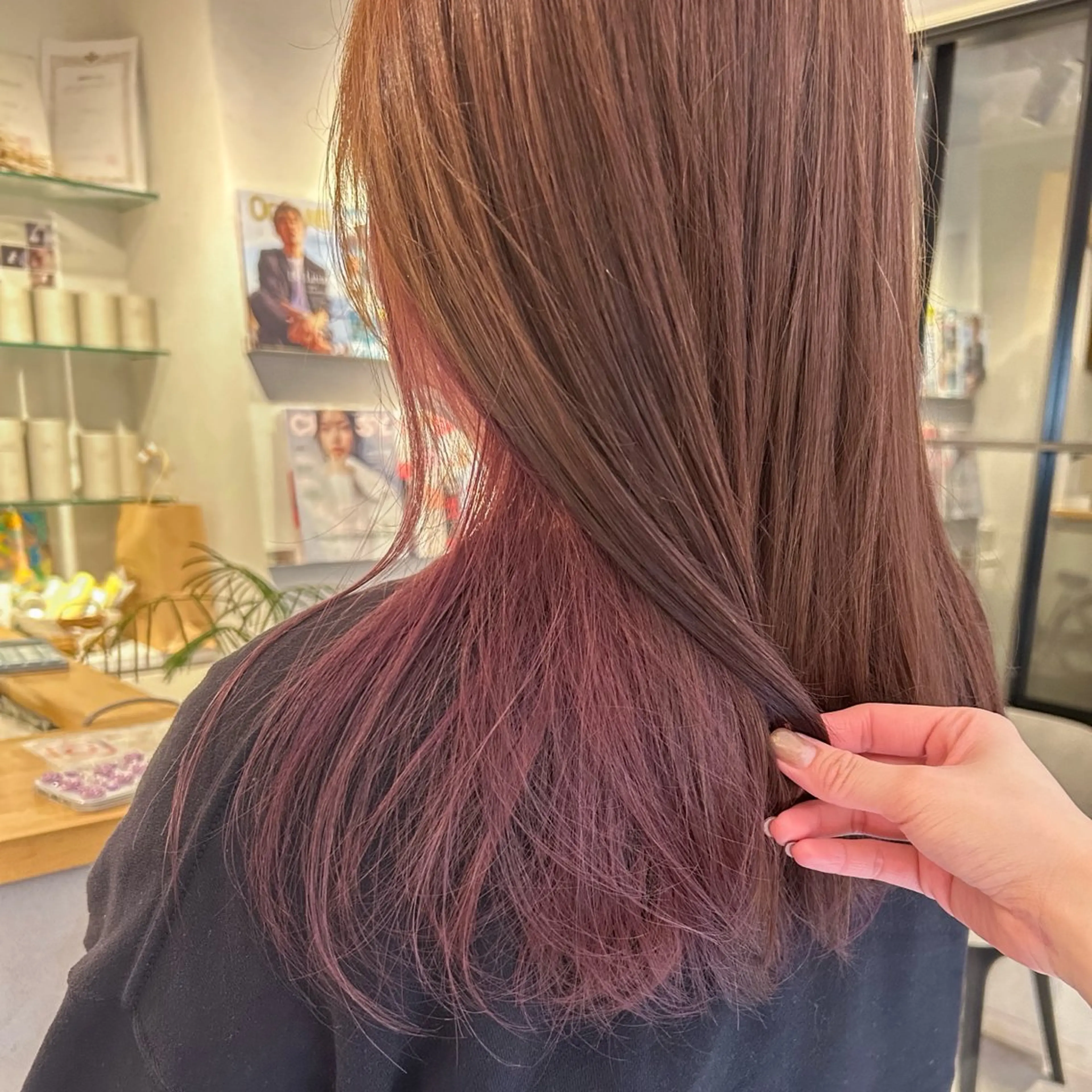 ロング カラー ブラウンカラー ラベンダーカラー パープルカラー 甲斐 瑞稀のヘアスタイル