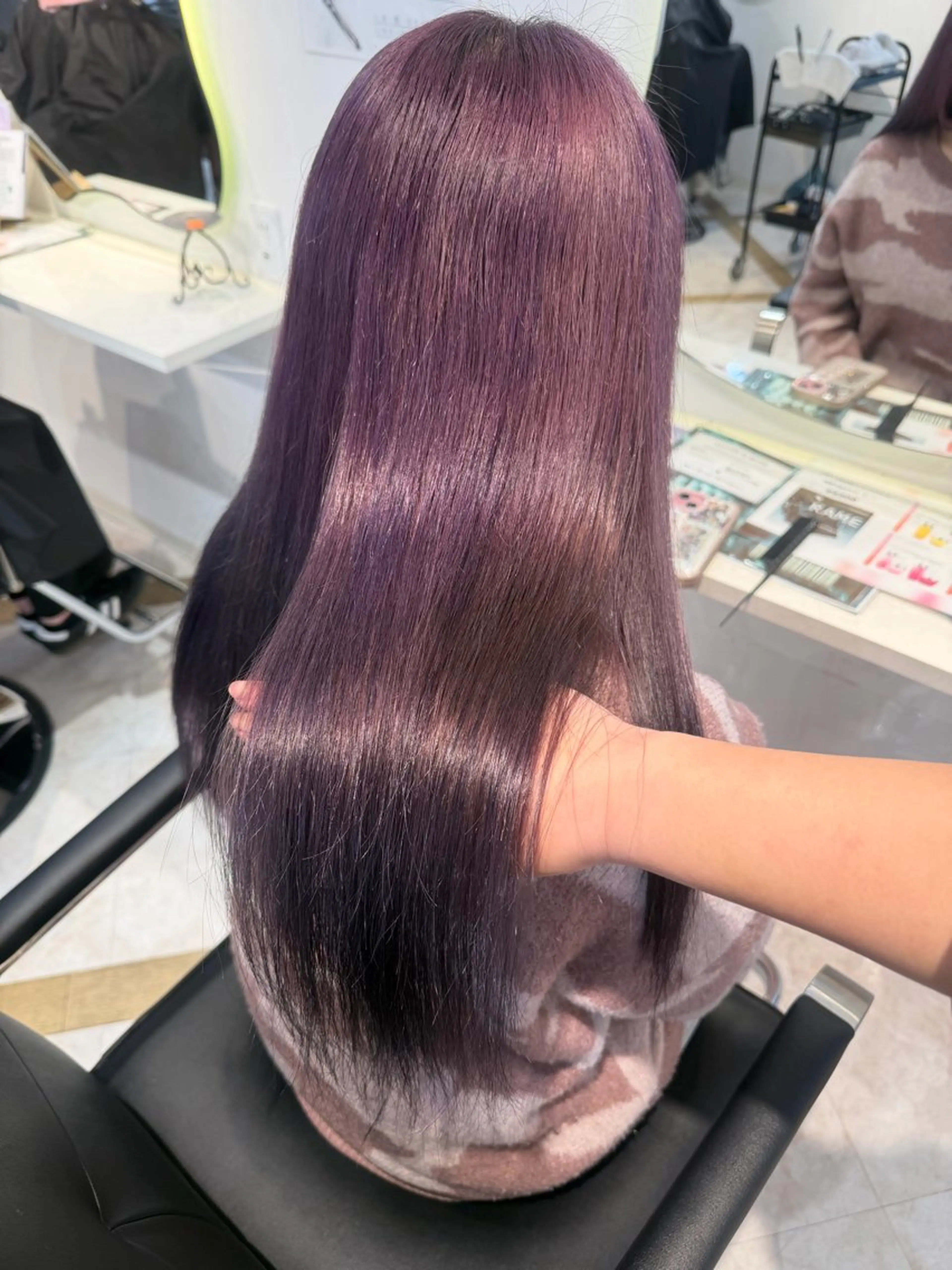 ロング カラー ブリーチ 透明感カラー ブリーチなしカラー くびれヘア 顔まわりレイヤー ヘアカラー Lovis moa 〘国分 かな〙のヘアスタイル