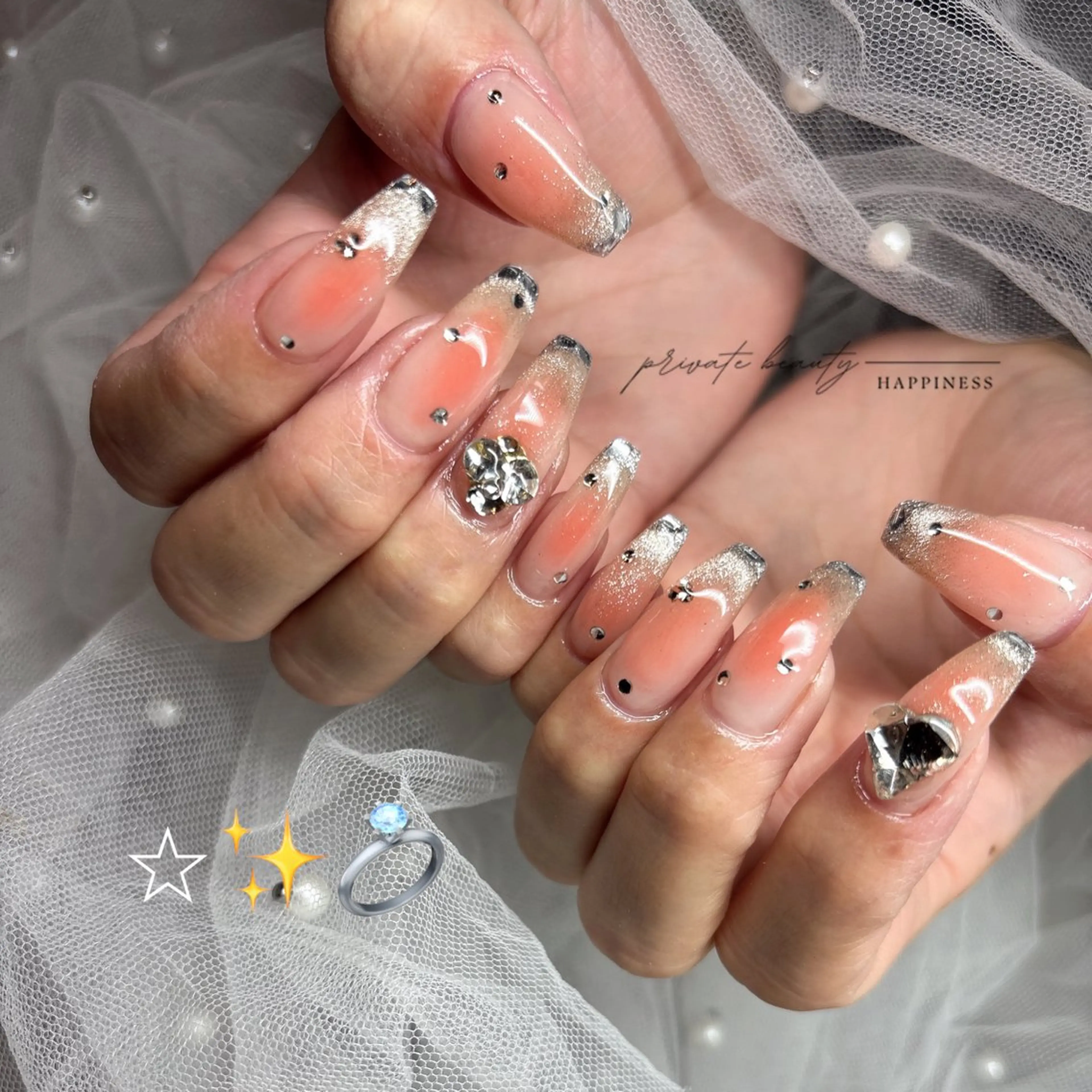 ネイル チークネイル フレンチネイル ガラスフレンチ 韓国ネイル ロングネイル ハンドネイル happiness nailのネイルデザイン