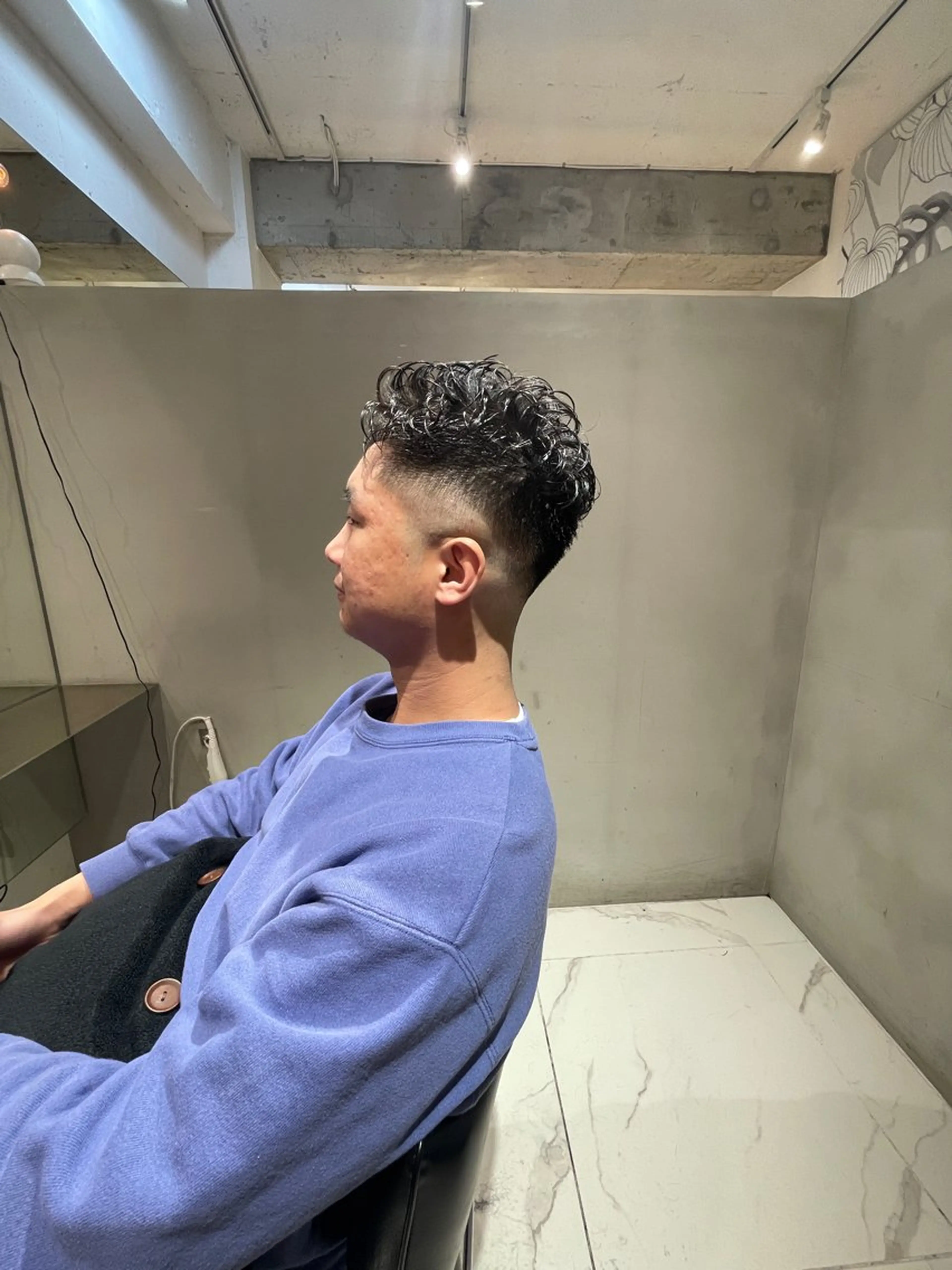 ショート パーマ メンズ フェードカット メンズパーマ スキンフェード 🌫️縮毛矯正/髪質 改善/ゆずる🌫️のヘアスタイル