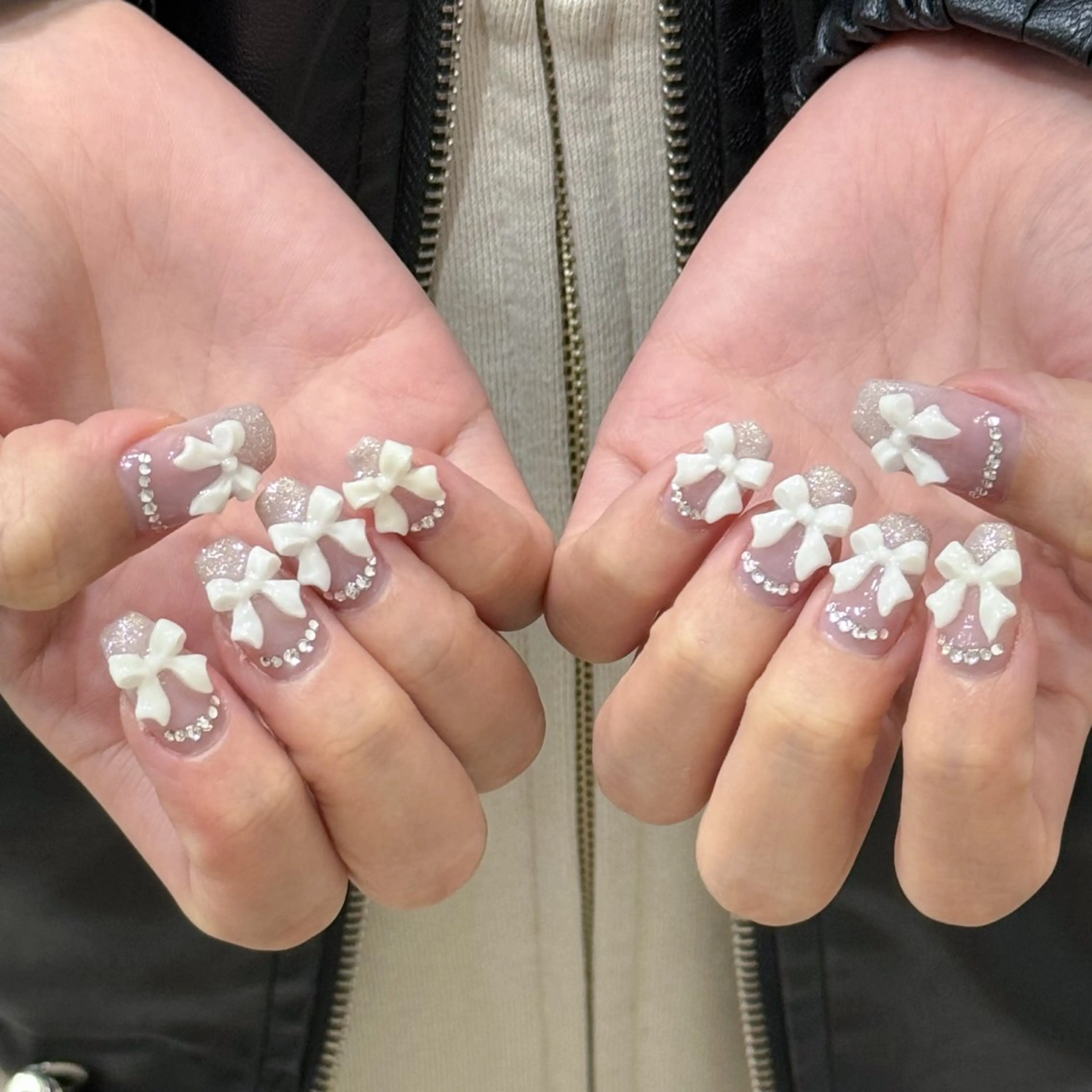 ネイル リボン ブライダルネイル ホワイト ハンドネイル 韓国ネイル/ワンホン ネイル🎀表参道3分のネイルデザイン