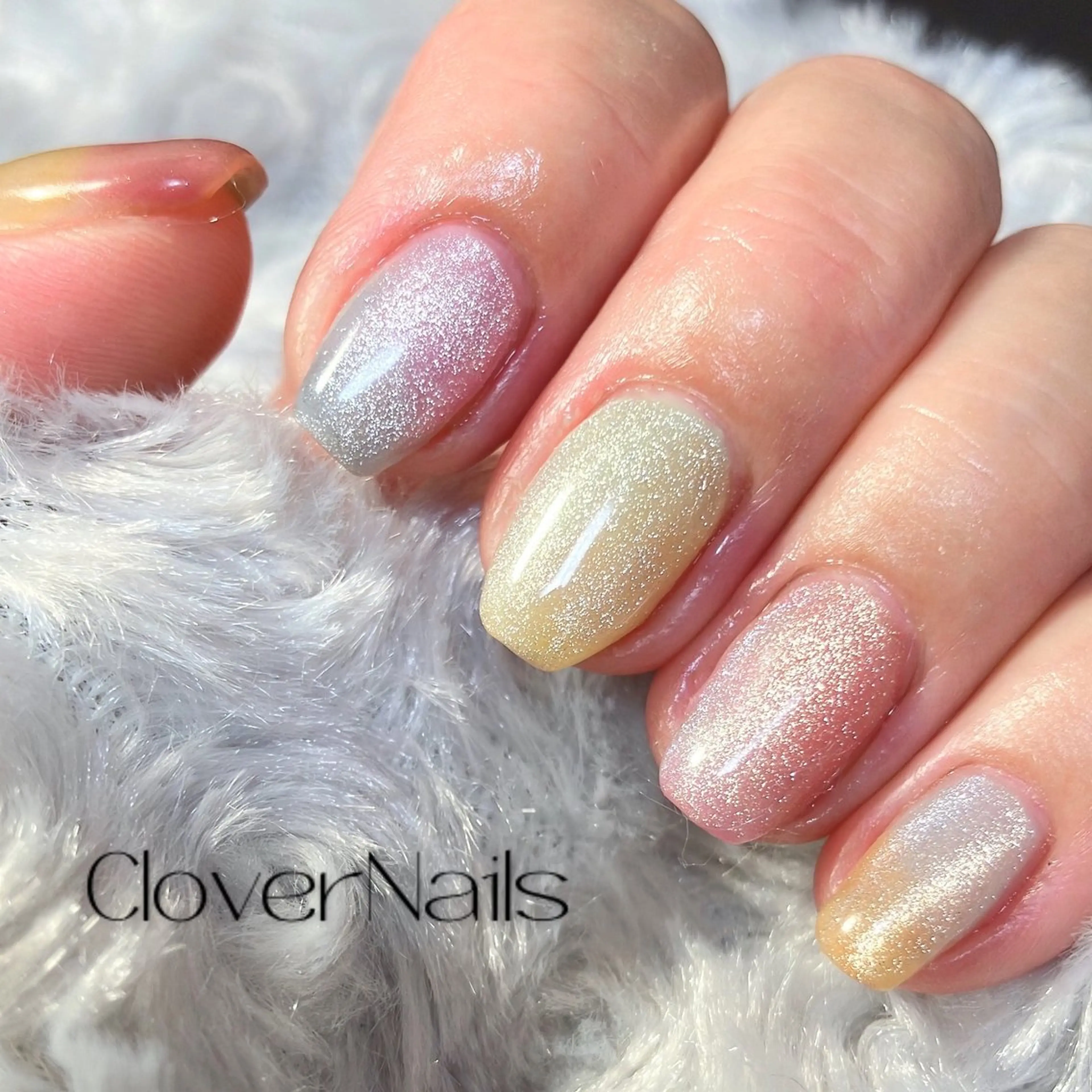 ネイル アートネイル グラデーション キラキラネイル マグネットネイル ハンドネイル 自宅ネイルサロン クロバーネイルのネイルデザイン