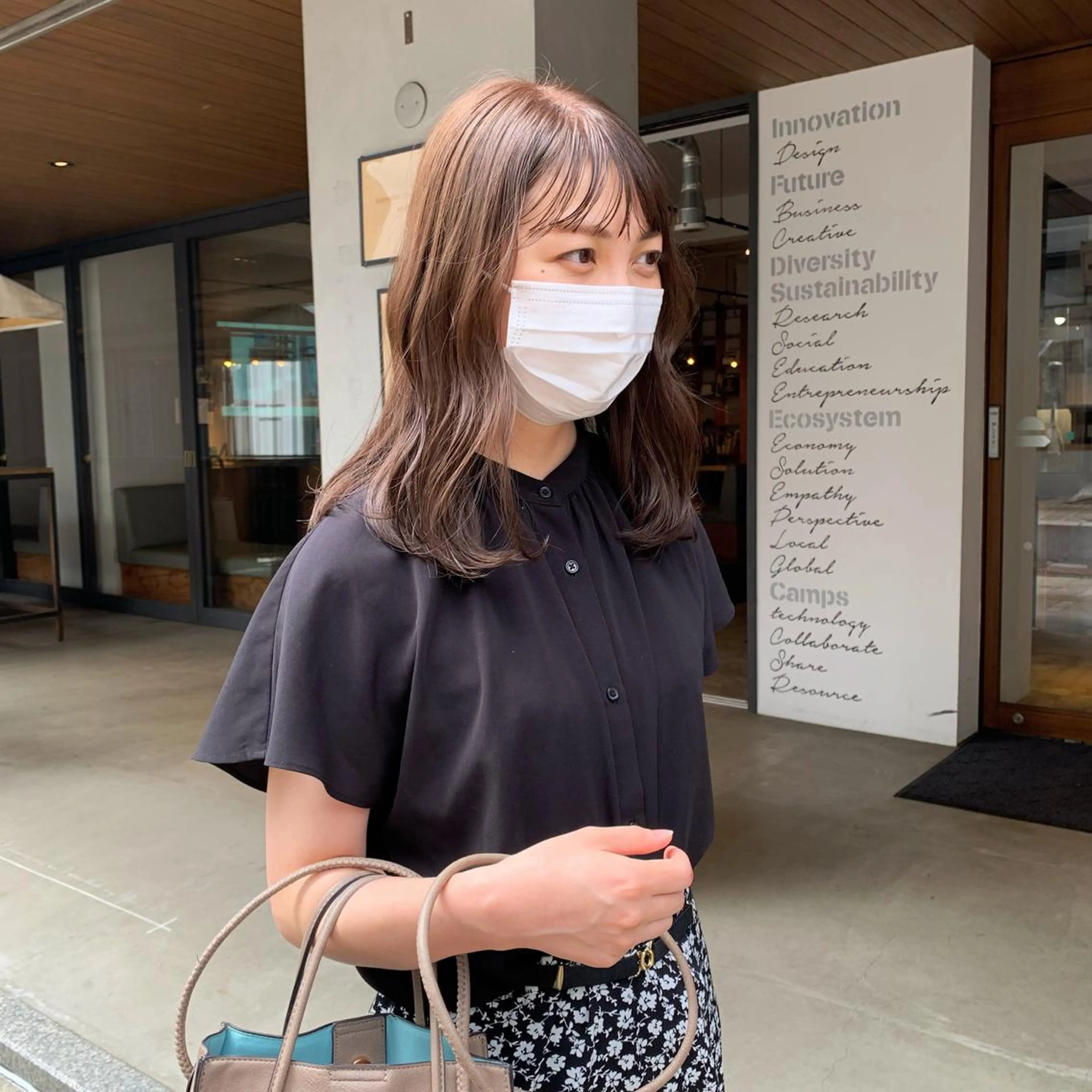 ロング カラー カット ヘアカラー SAKINO. ベージュカラーのヘアスタイル