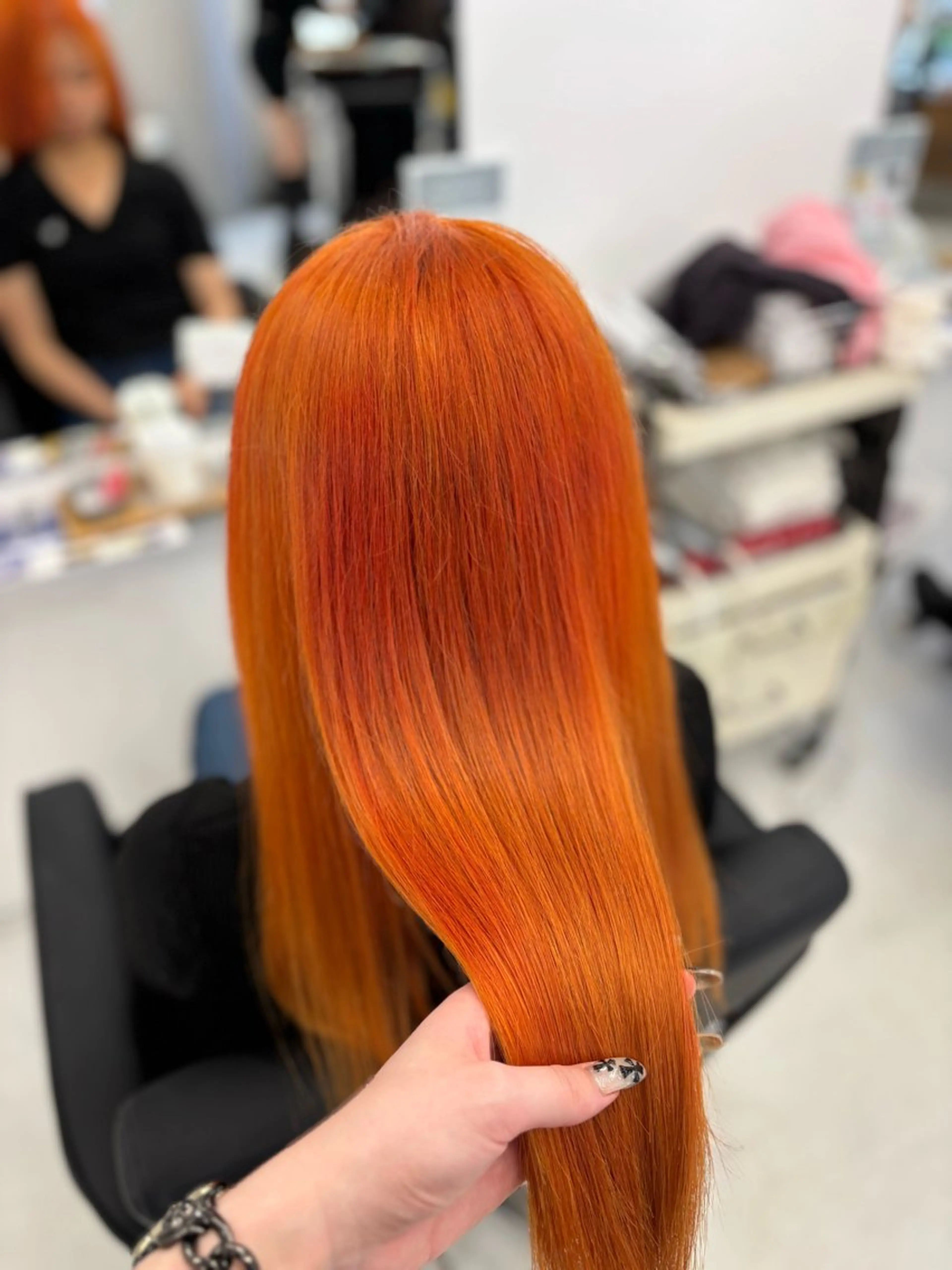 セミロング カラー カット ヘアカラー ❤️‍🔥ハイトーン /レイヤー/IORIのヘアスタイル