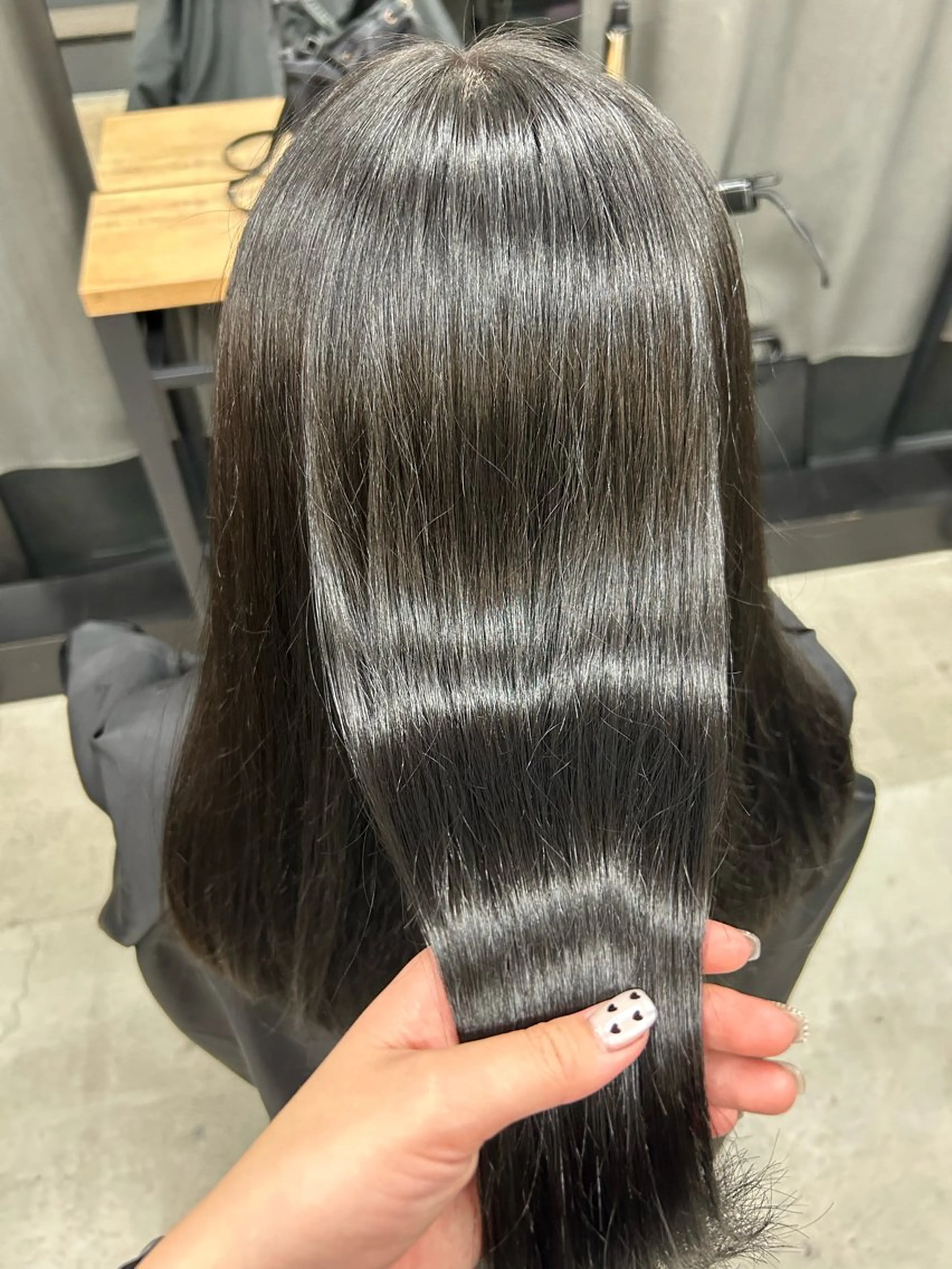 セミロング 女性らしいモテヘア 韓国ヘアhikariのヘアスタイル