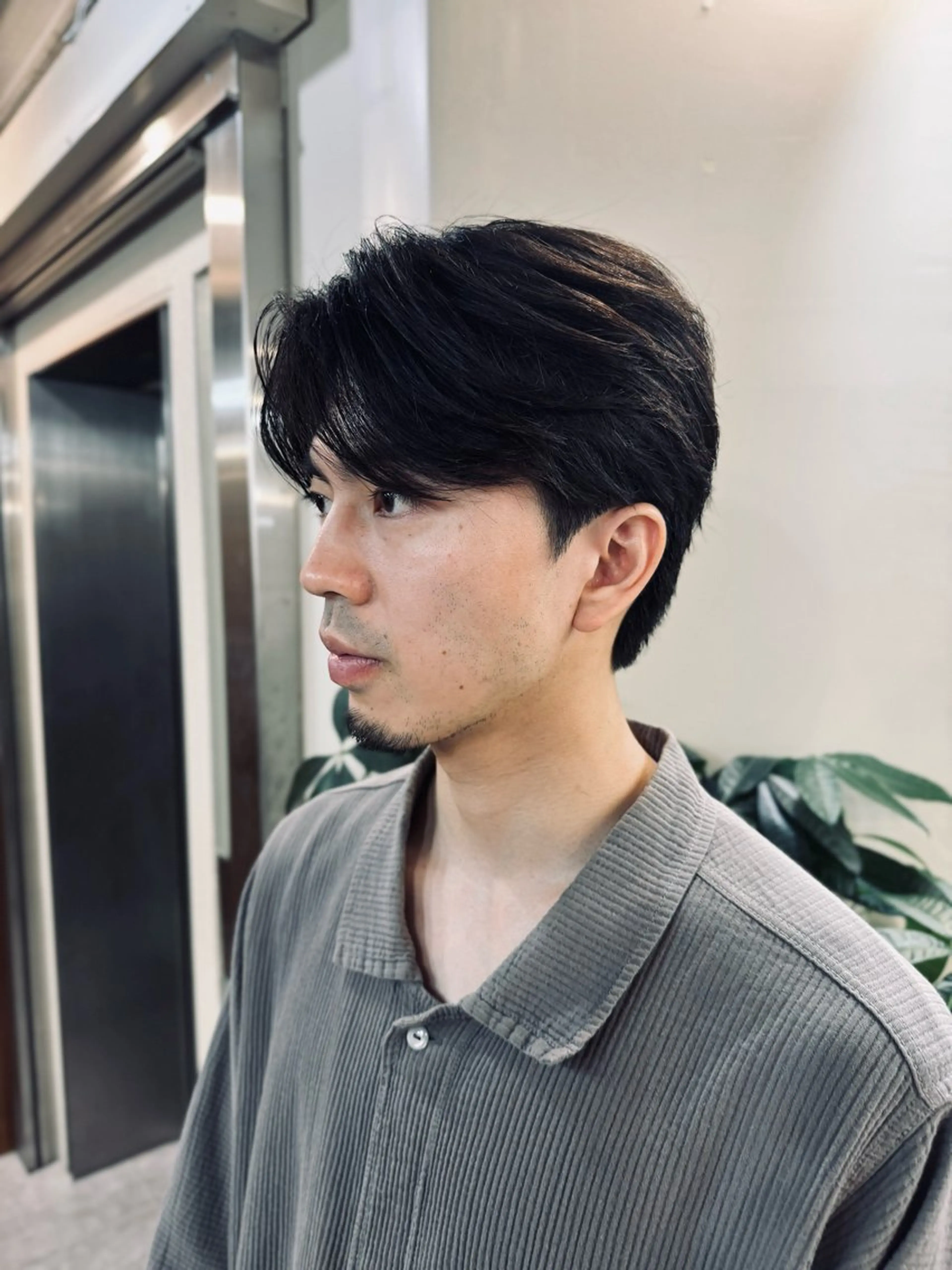 ショート パーマ メンズ メンズ職人/センター パート/富沢真斗のヘアスタイル