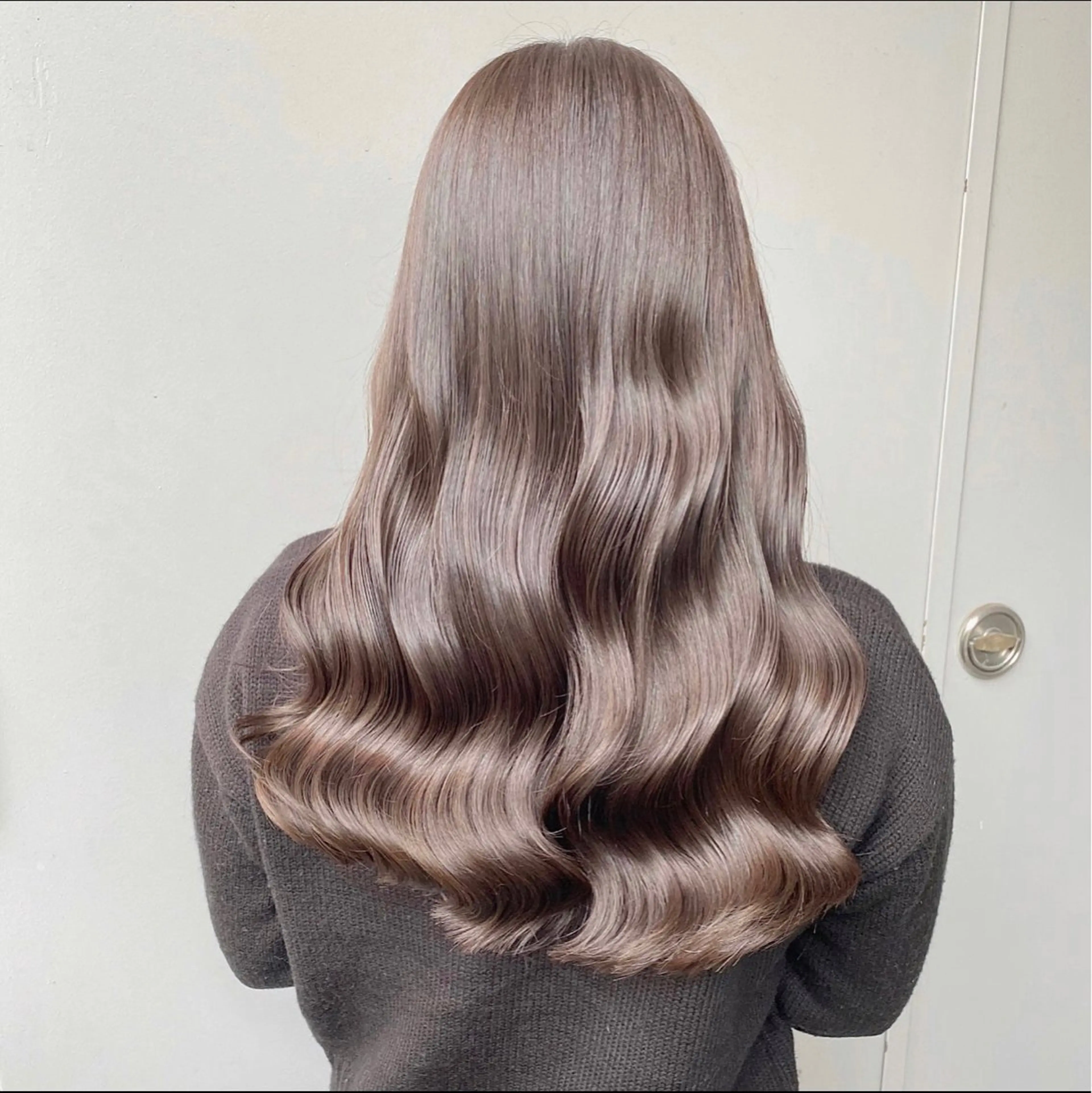 セミロング カラー ヘアアレンジ 🪞official FRUITS渋谷🩰のヘアスタイル