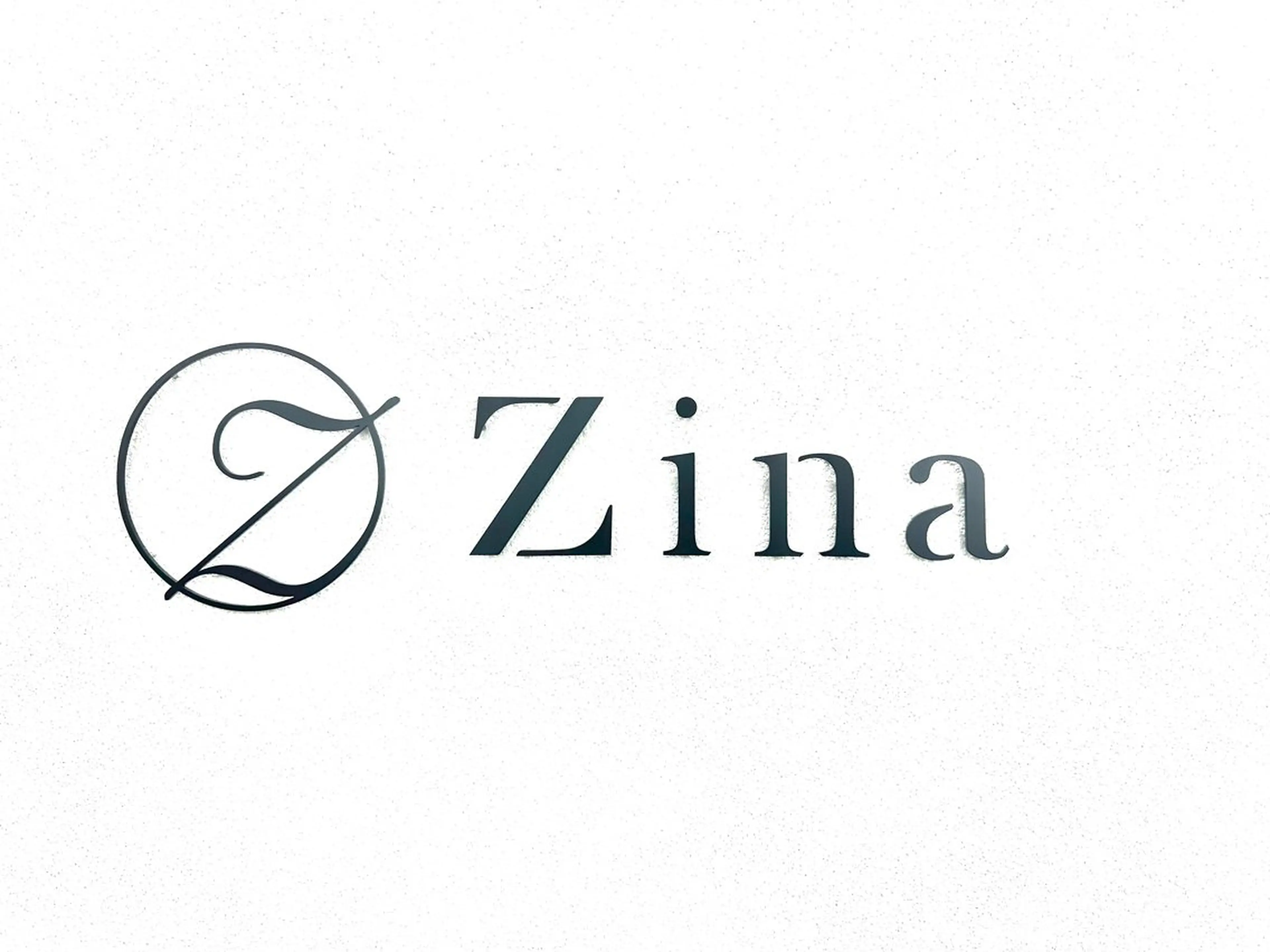 ロング 韓国レイヤー透明感 カラーヨウスケのヘアスタイル