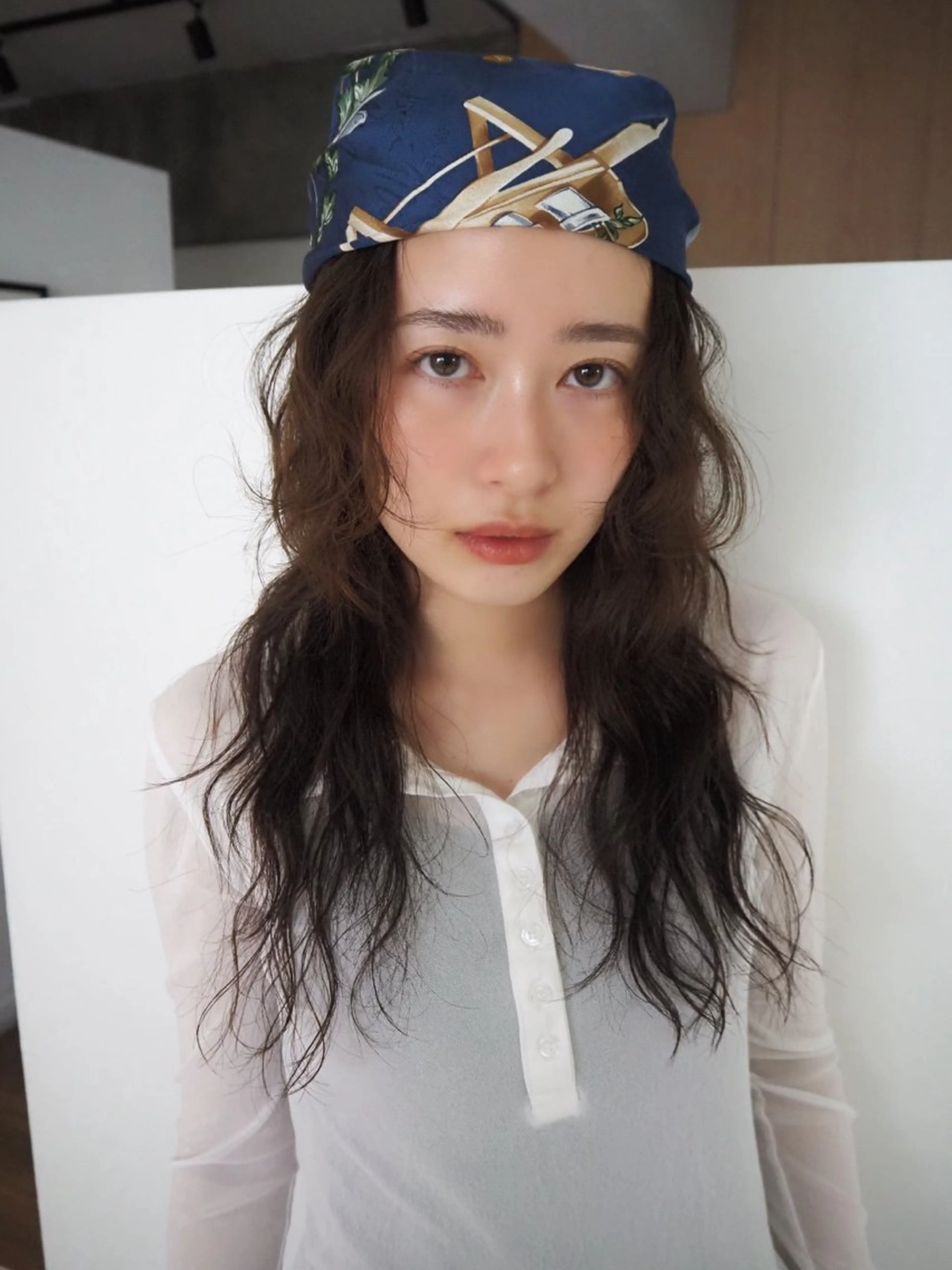 ロング カラー パーマ ブラウンカラー ショコラブラウン パーマ くすみカラー/海外 レイヤー/ ローレンのヘアスタイル