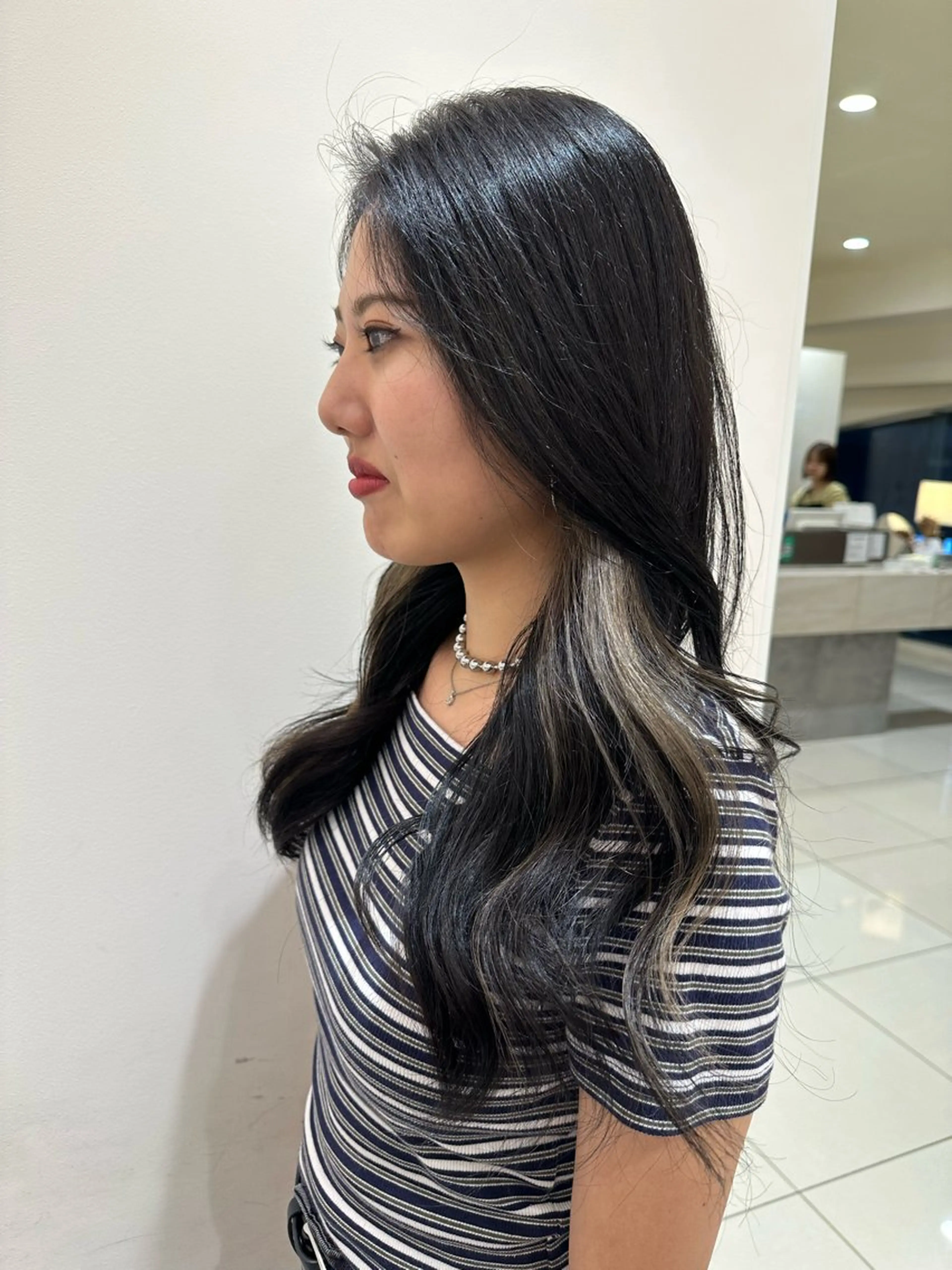 ロング カラー タイトボブ個性派カラ ーAKANEのヘアスタイル