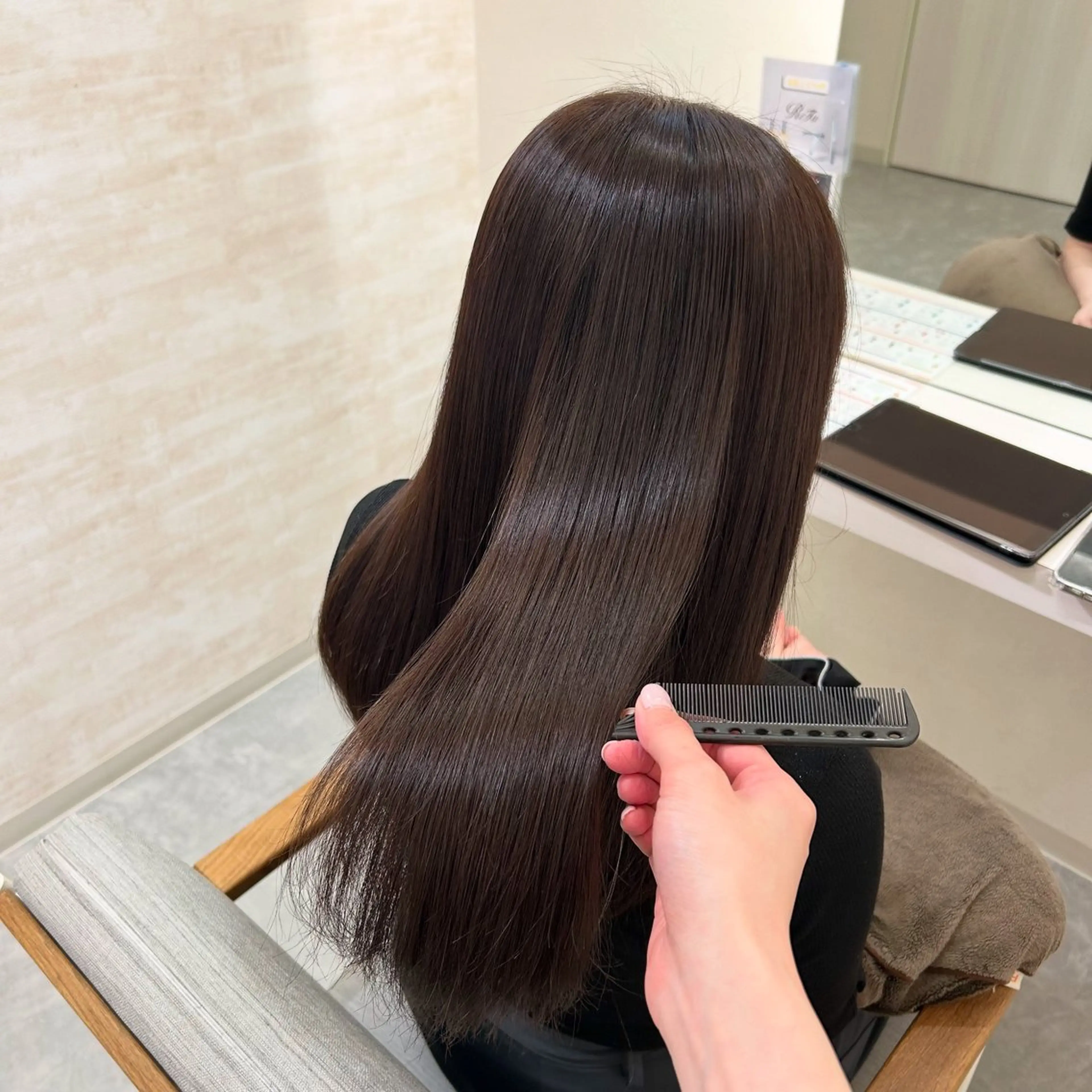 ミディアム カラー ショコラグレージュ 透明感カラー グレージュ カット ヘアカラー トリートメント 髪質改善&ヘアケア /菊池琉那のヘアスタイル