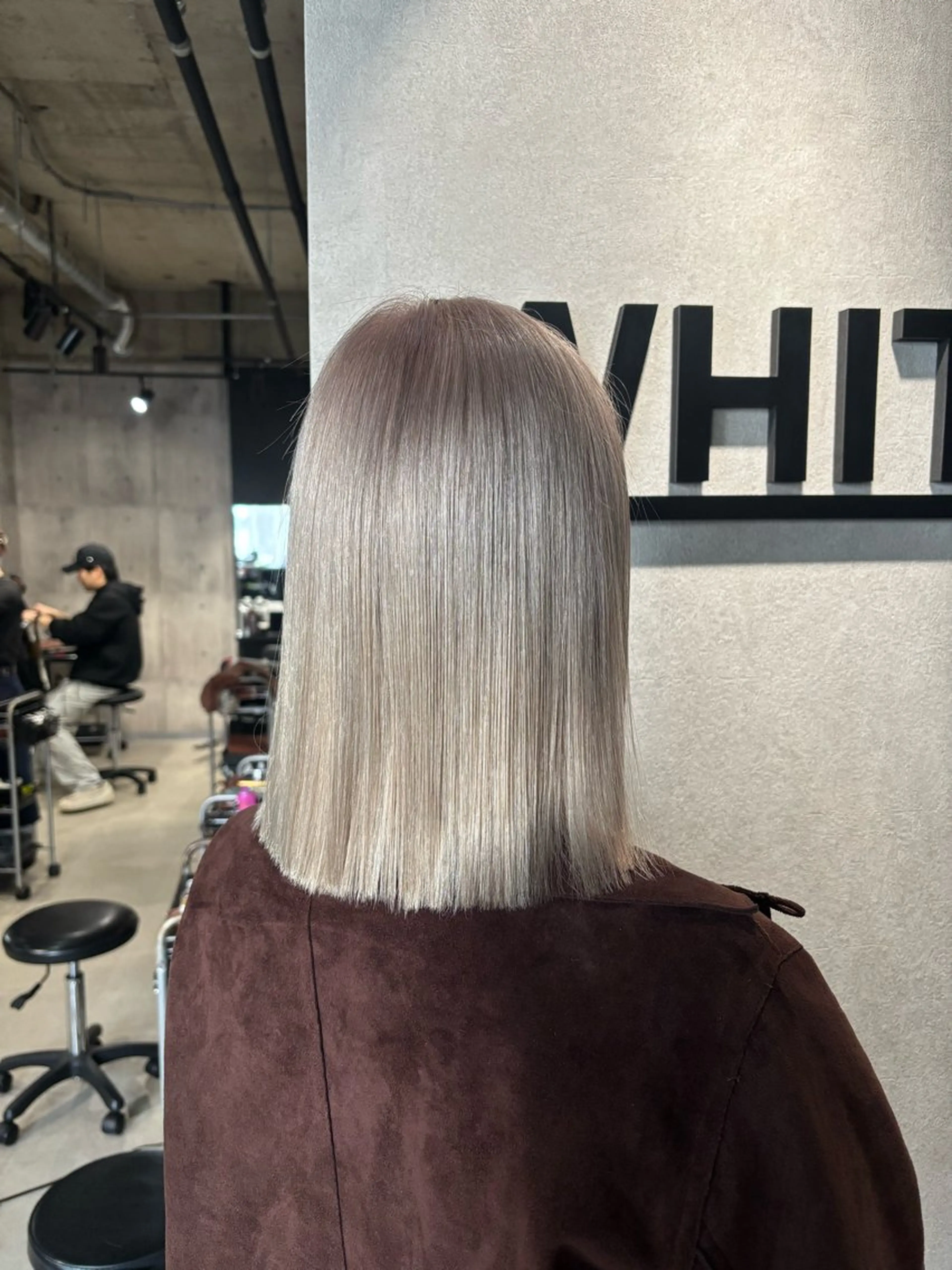 ミディアム カラー ベージュカラー ホワイトベージュ カット ヘアカラー トリートメント _WHITE / KENTOのヘアスタイル