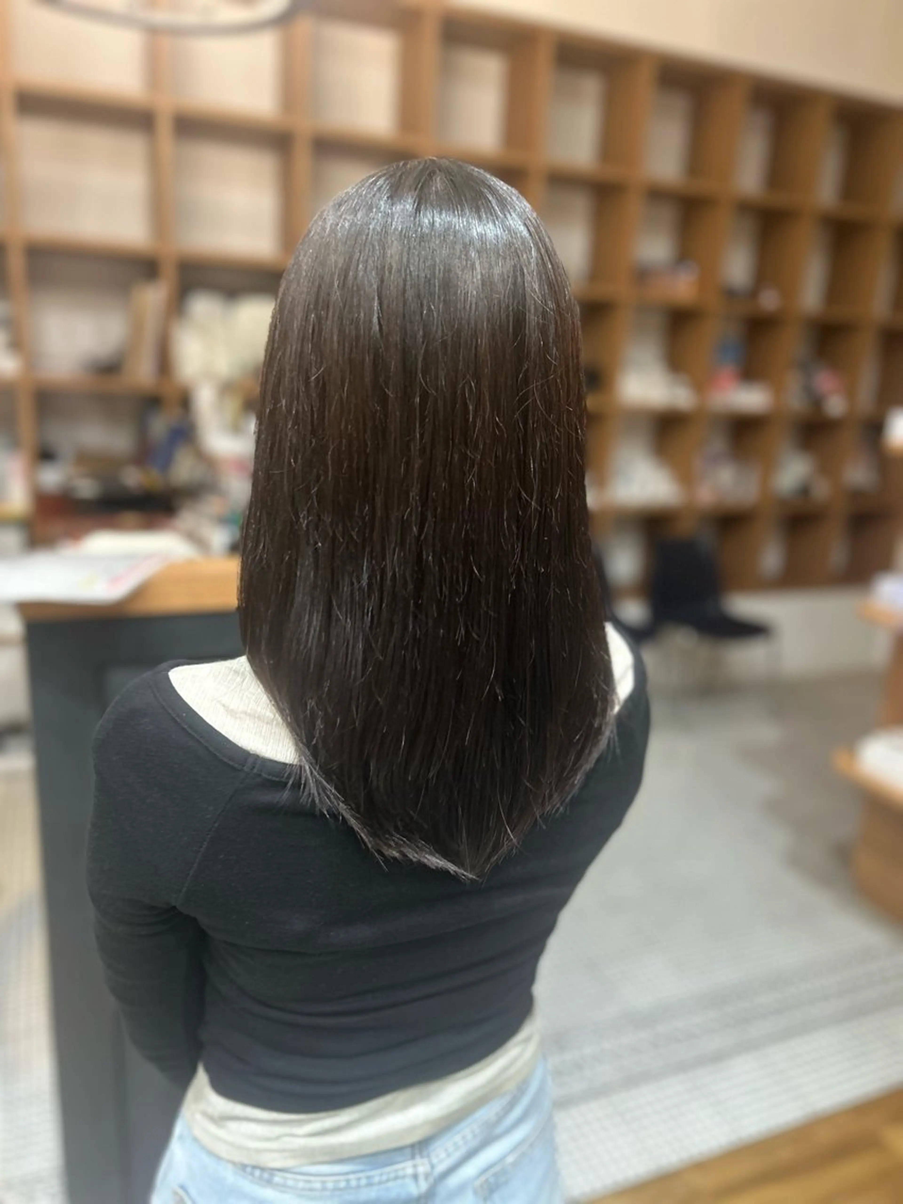 セミロング 津田 花望のヘアスタイル