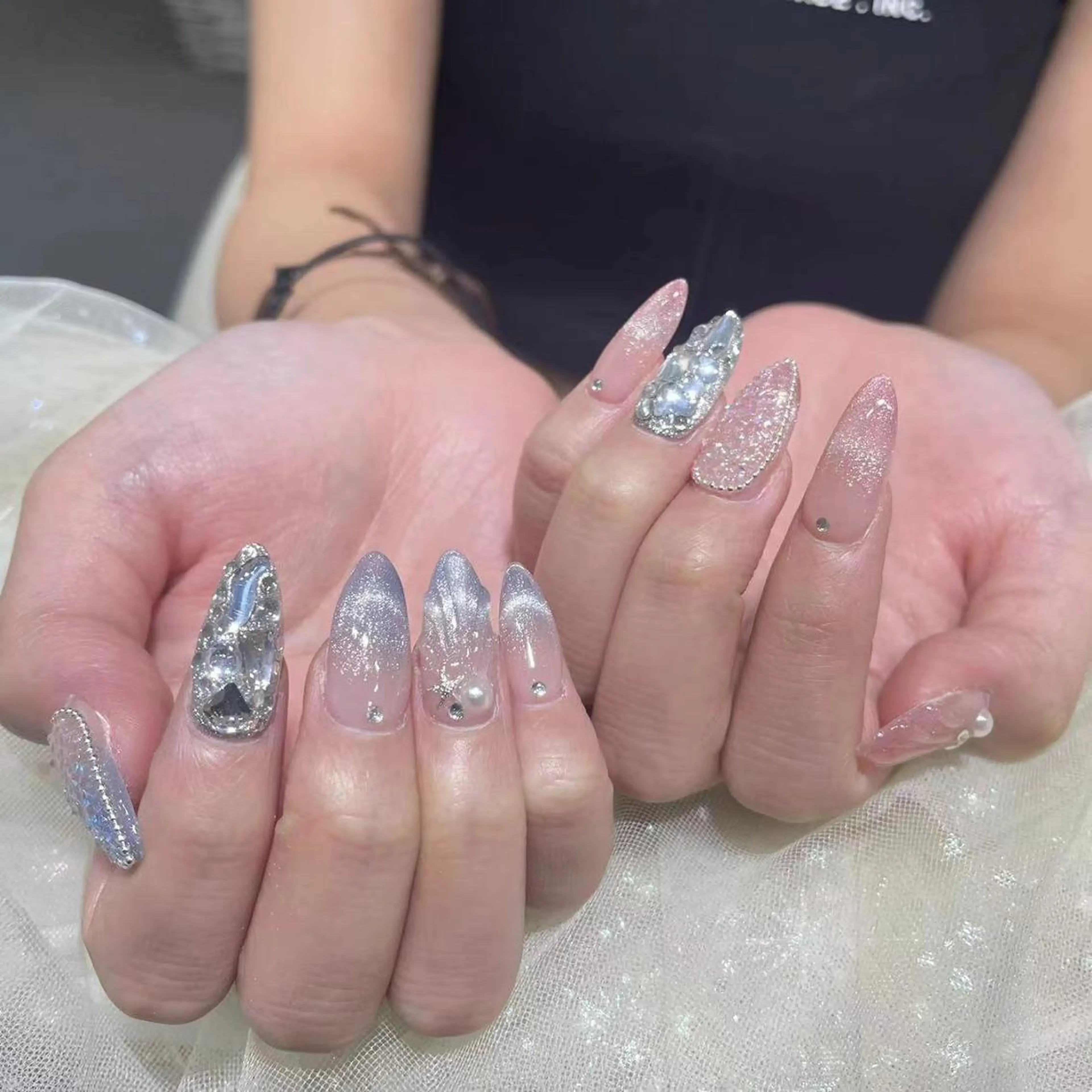 ネイル アートネイル 長さ出し ネイルチップ Queens momoのネイルデザイン