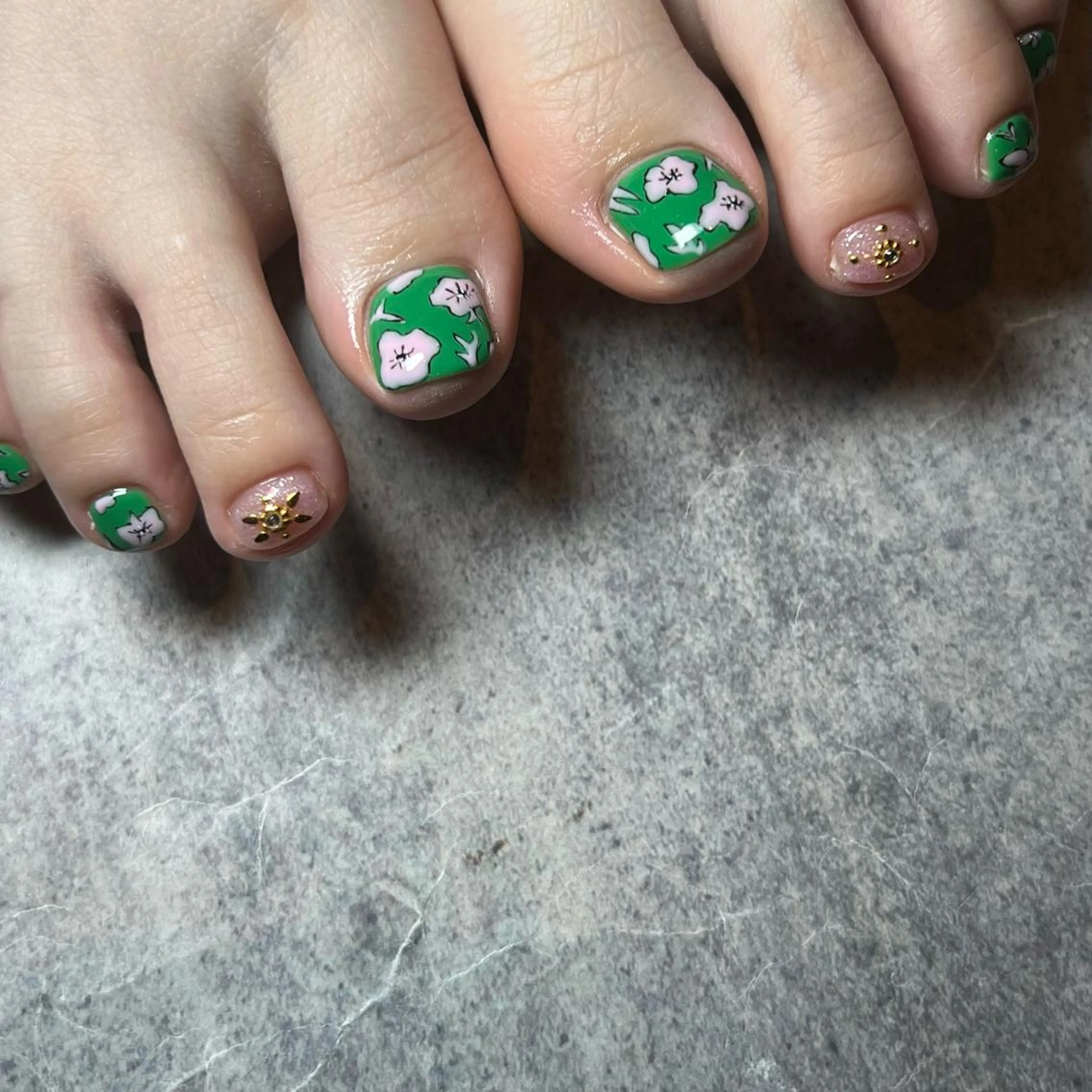 ネイル 𝐫𝐚𝐢 𝐧𝐚𝐢𝐥のネイルデザイン