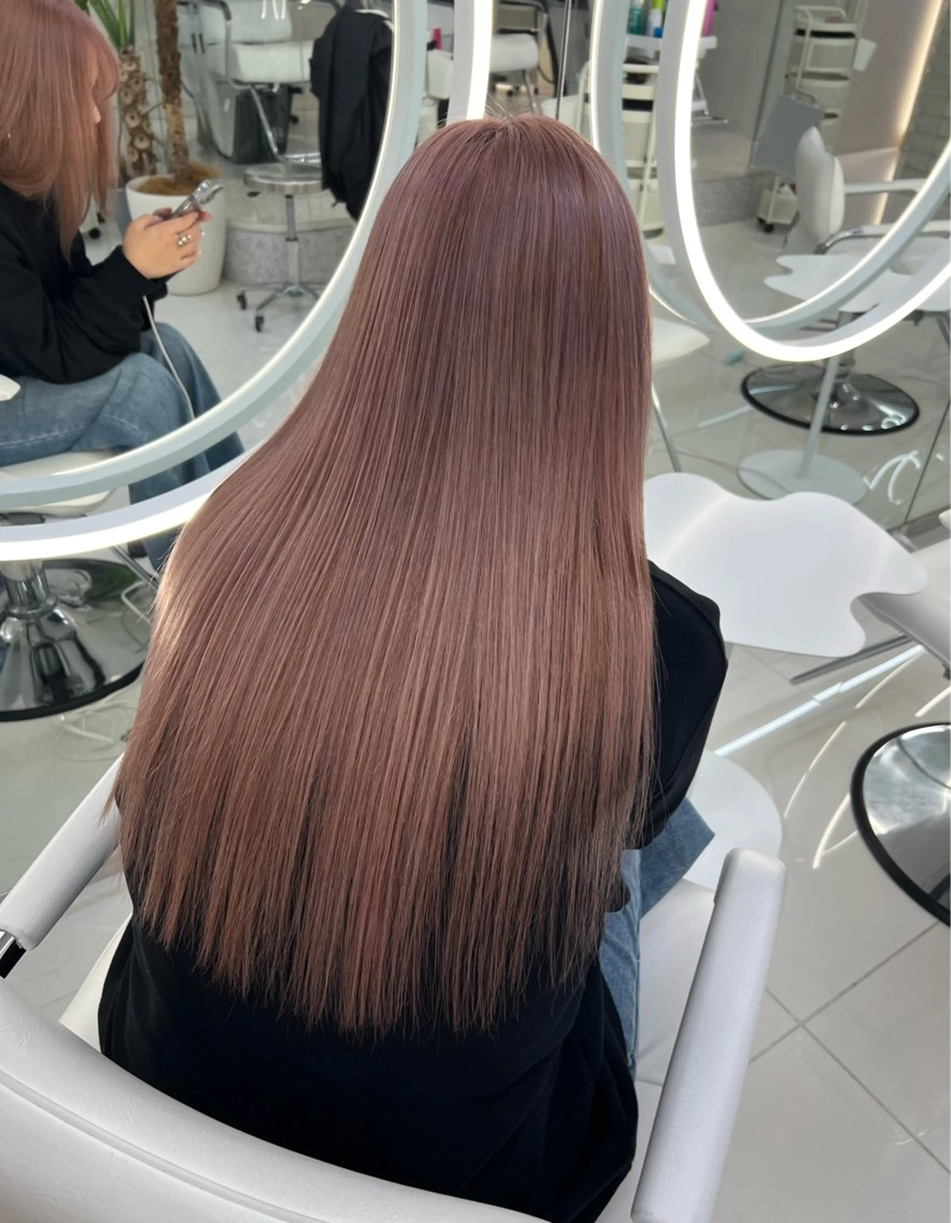 ロング カラー GAGA AMIKAのヘアスタイル