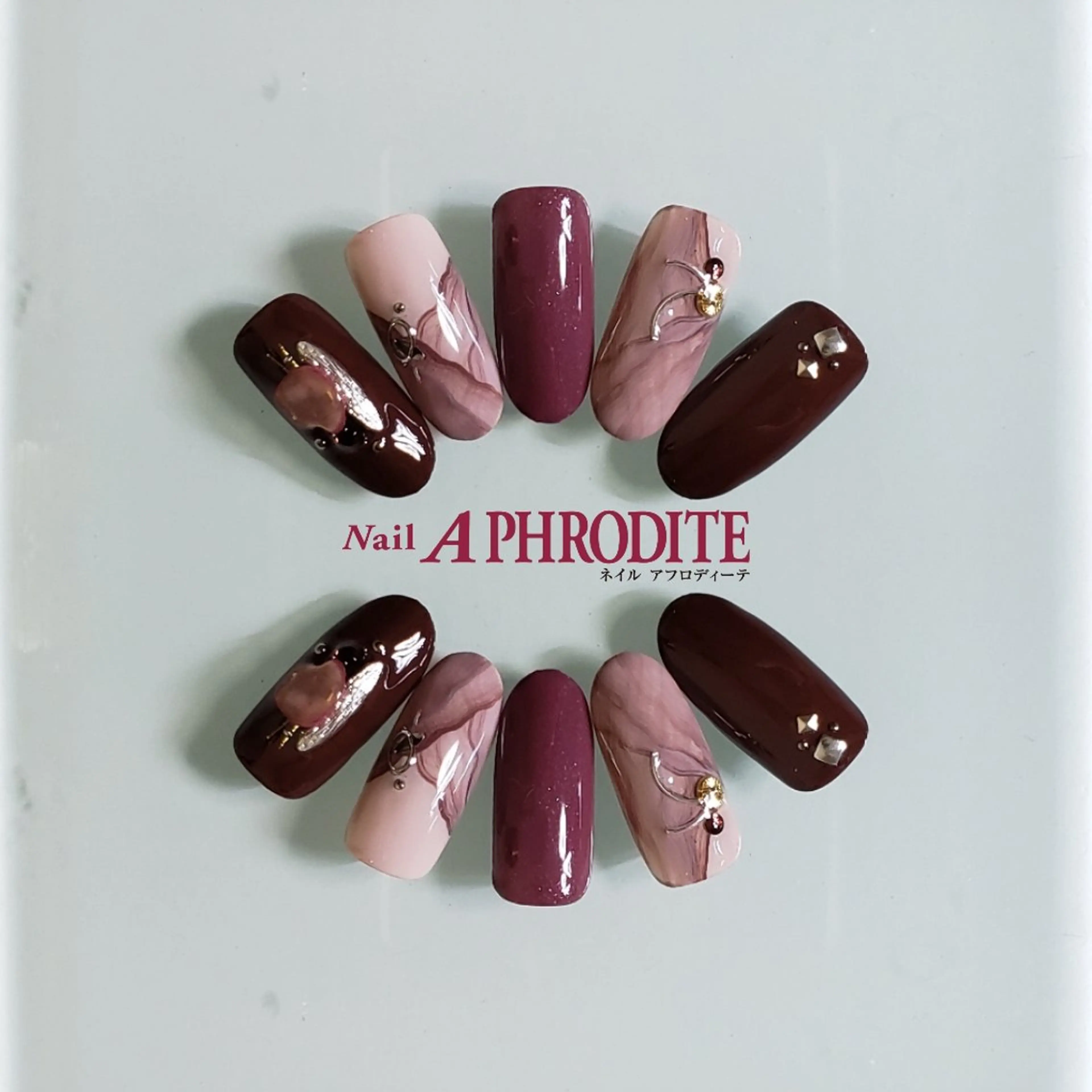 ネイル ジェルネイル ニュアンスネイル スカルプネイル ソフトジェル ネイルチップ ハンドネイル Nail Aphroditeのネイルデザイン