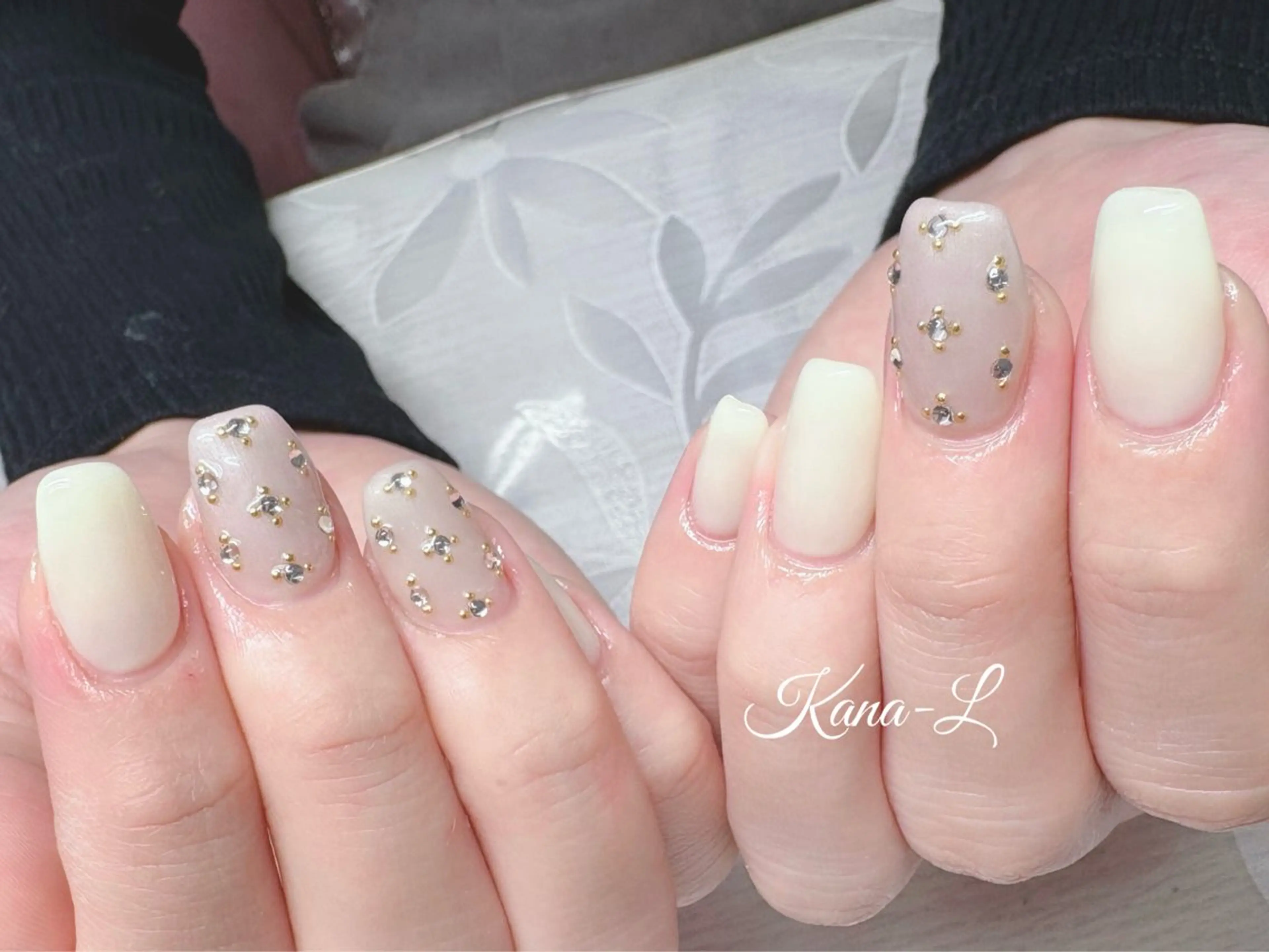 ネイル 芦辺 香奈のネイルデザイン